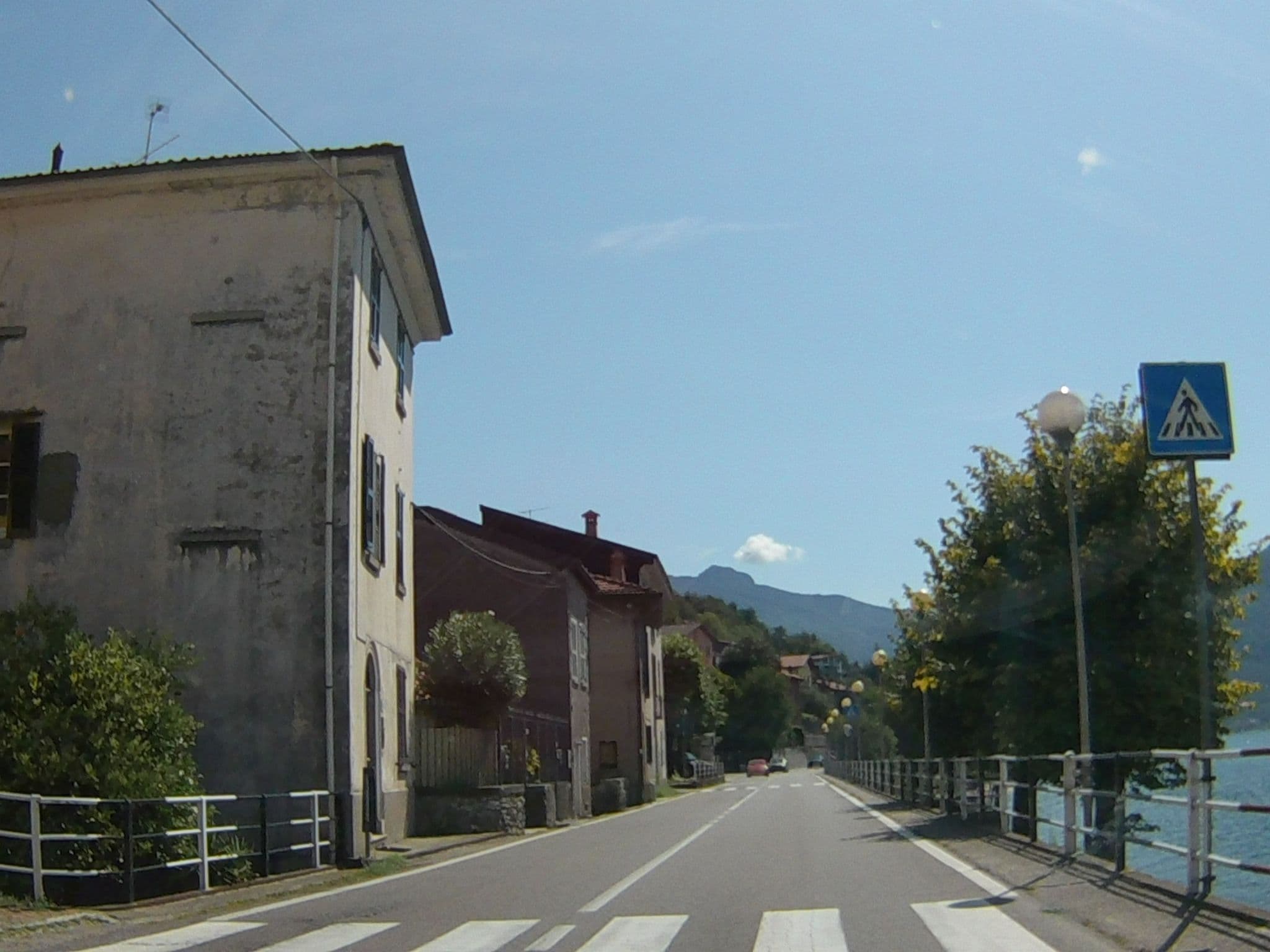 Street view near B&B Frontelago, Mandello del Lario — © endszbrxns (CC BY-SA · Mapillary)