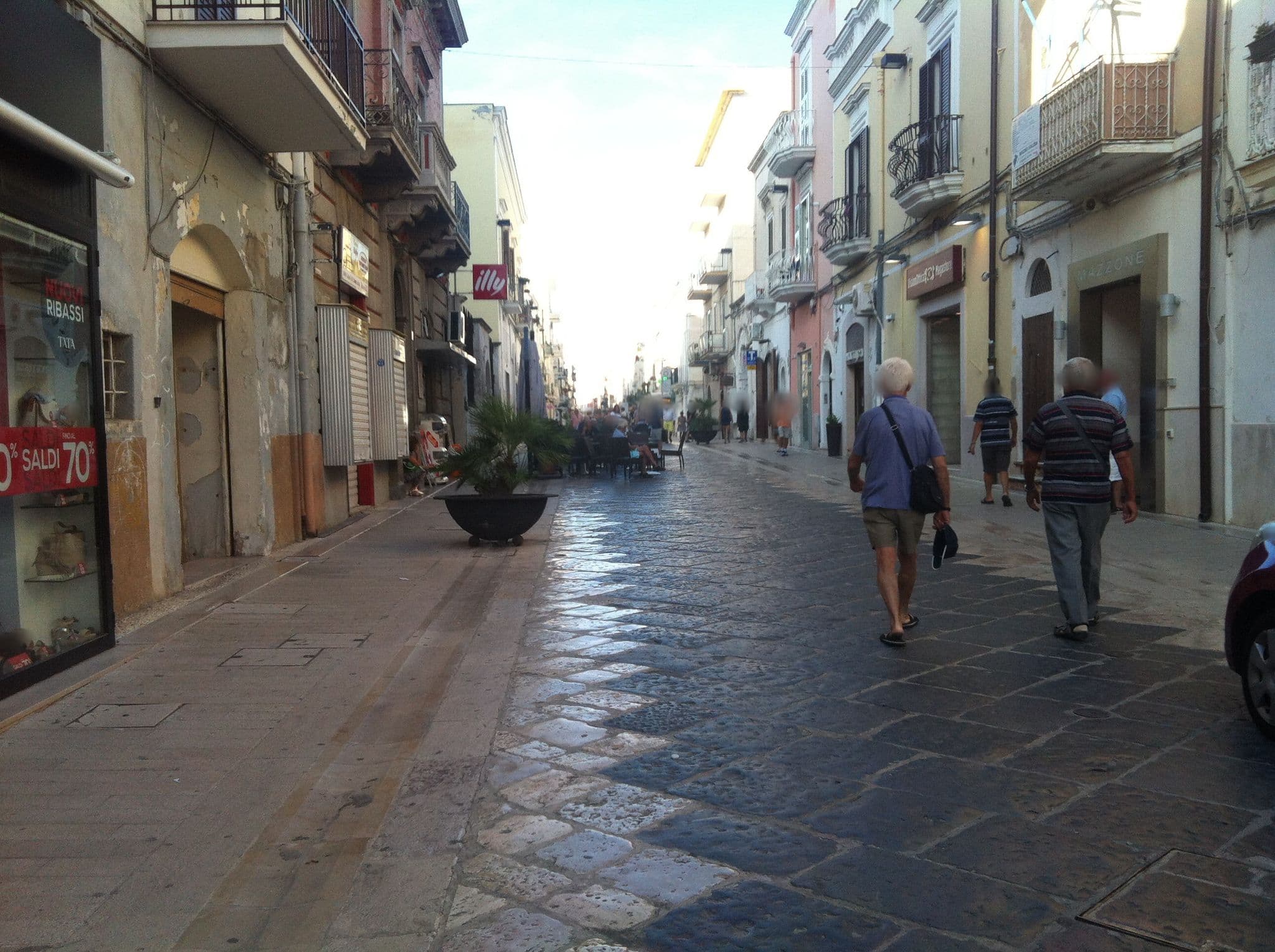 Street view near Relais del Corso, Manfredonia — © miguel_andrade (CC BY-SA · Mapillary)