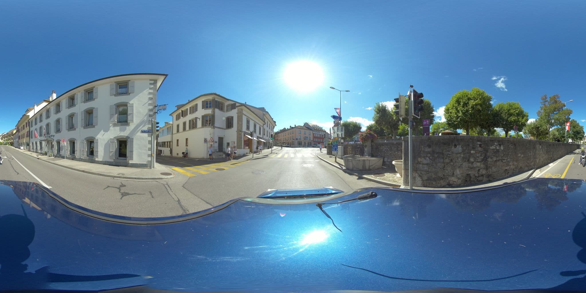 Street view near Hôtel de l'Ange, Nyon — © hkdvd (CC BY-SA · Mapillary)