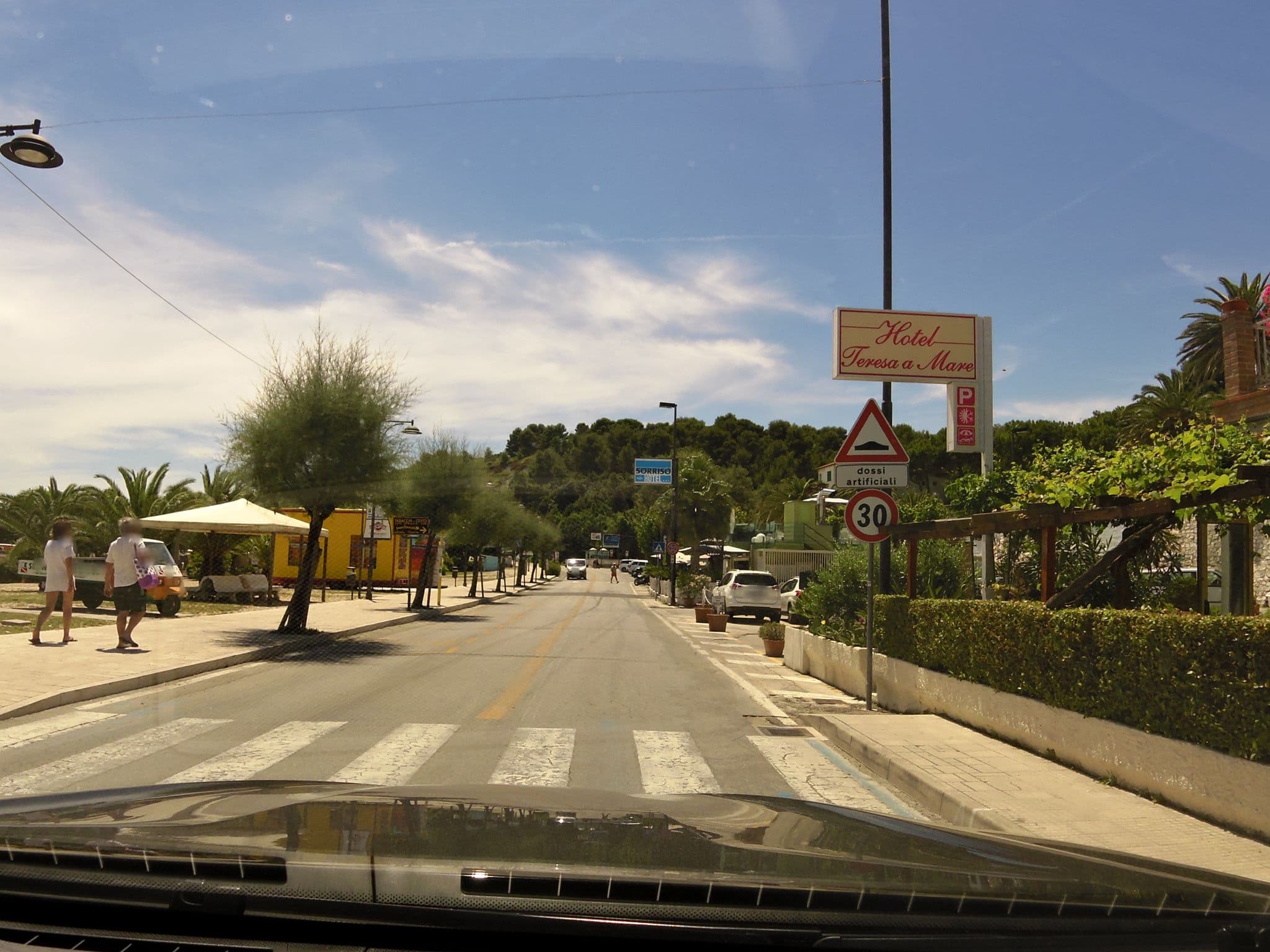 Street view near Hotel Teresa A Mare Numana, Numana — © czmrtn (CC BY-SA · Mapillary)