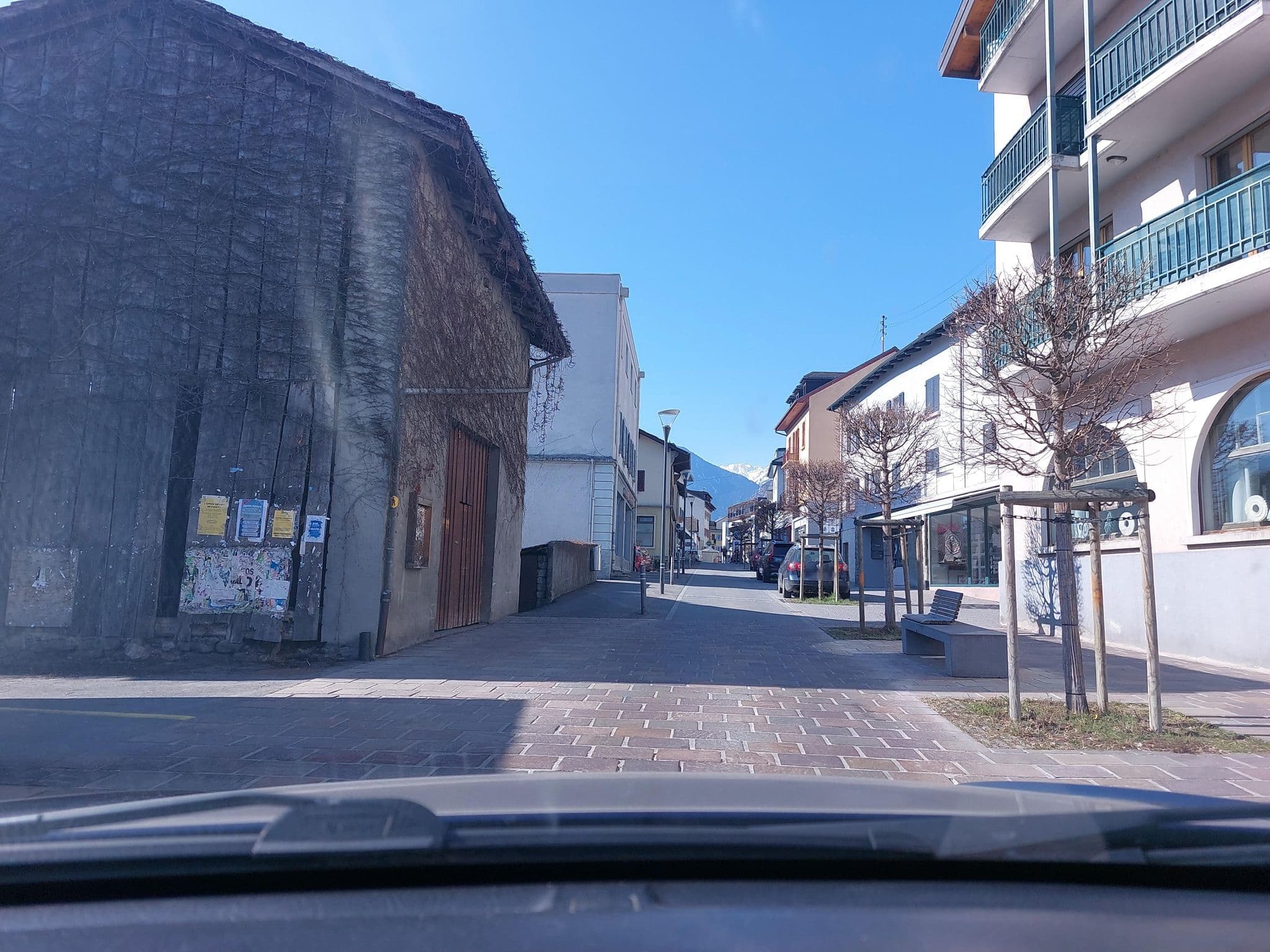 Street view near Hôtel de Fully, Fully — © Balbenar (CC BY-SA · Mapillary)
