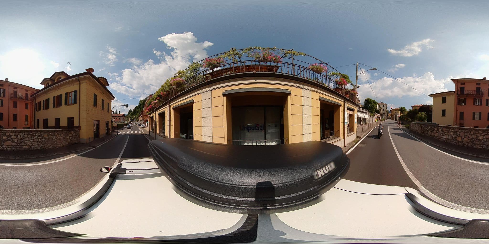 Street view near Villa Giuliana, Menaggio — © chrisbeddow (CC BY-SA · Mapillary)