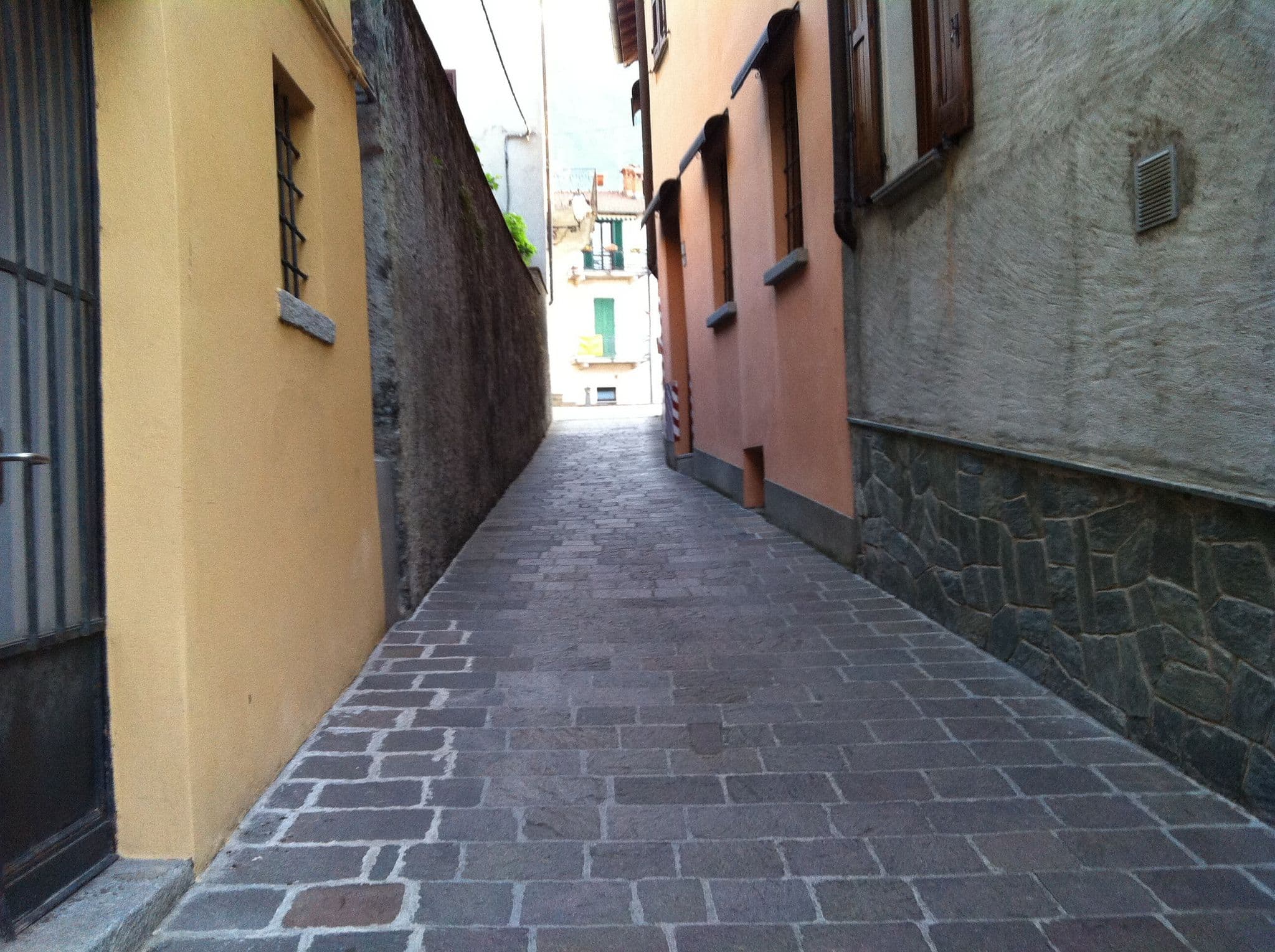 Street view near Nobiallum B&B, Menaggio — © miguel_andrade (CC BY-SA · Mapillary)