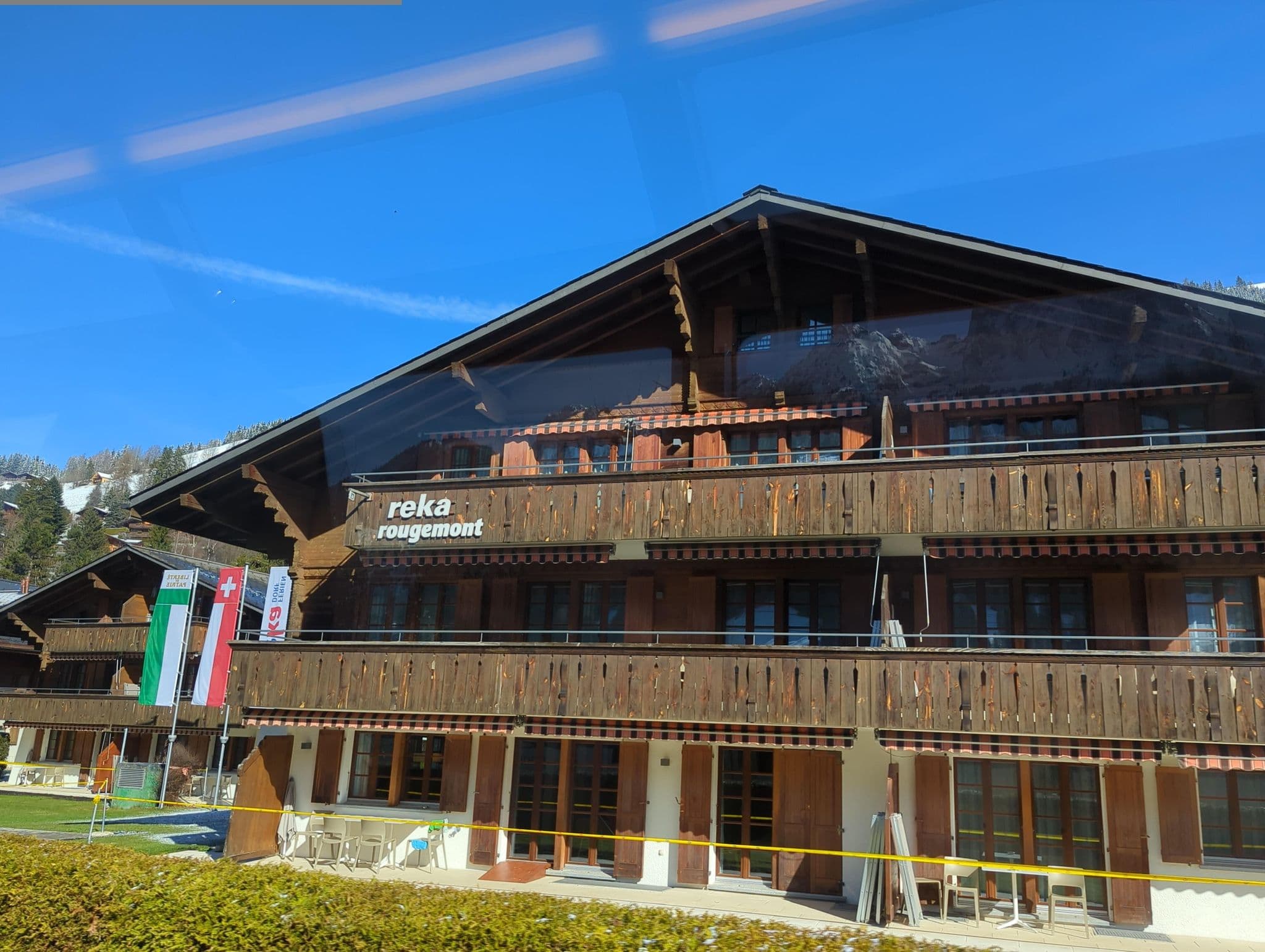 Street view near Reka, Saanen — © oeschinen (CC BY-SA · Mapillary)