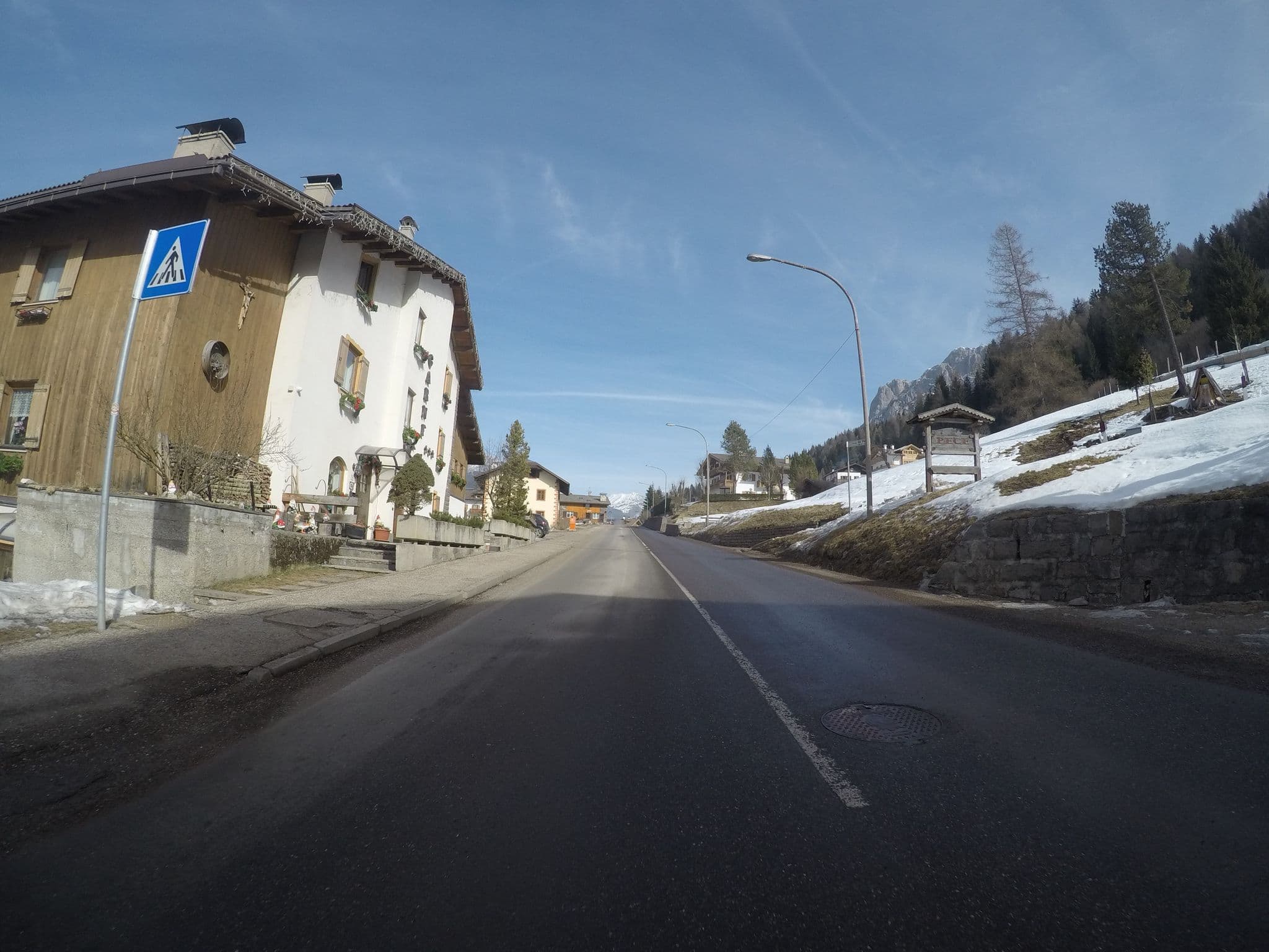 Street view near Kyrr Smart Mountain Retreat, Moena — © chrisbeddow (CC BY-SA · Mapillary)