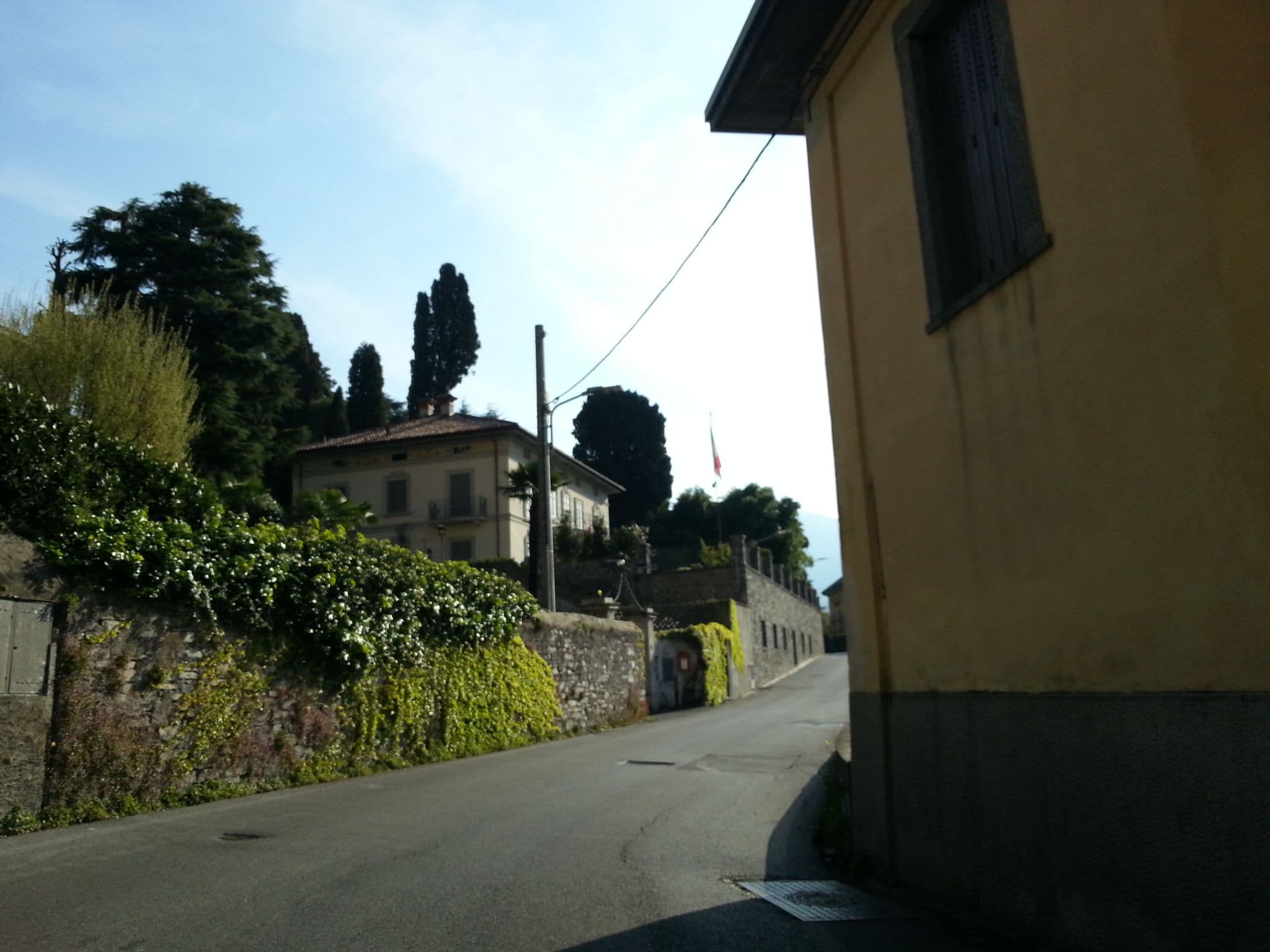 Street view near Darsena di Riva Grande, Moltrasio — © kaitu (CC BY-SA · Mapillary)