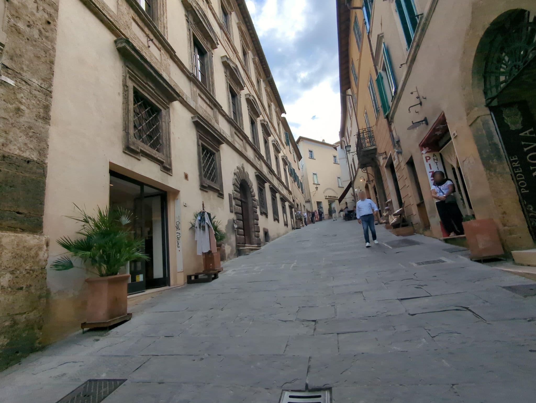 Street view near La dimora nel corso Montepulciano, Montepulciano — © ente (CC BY-SA · Mapillary)