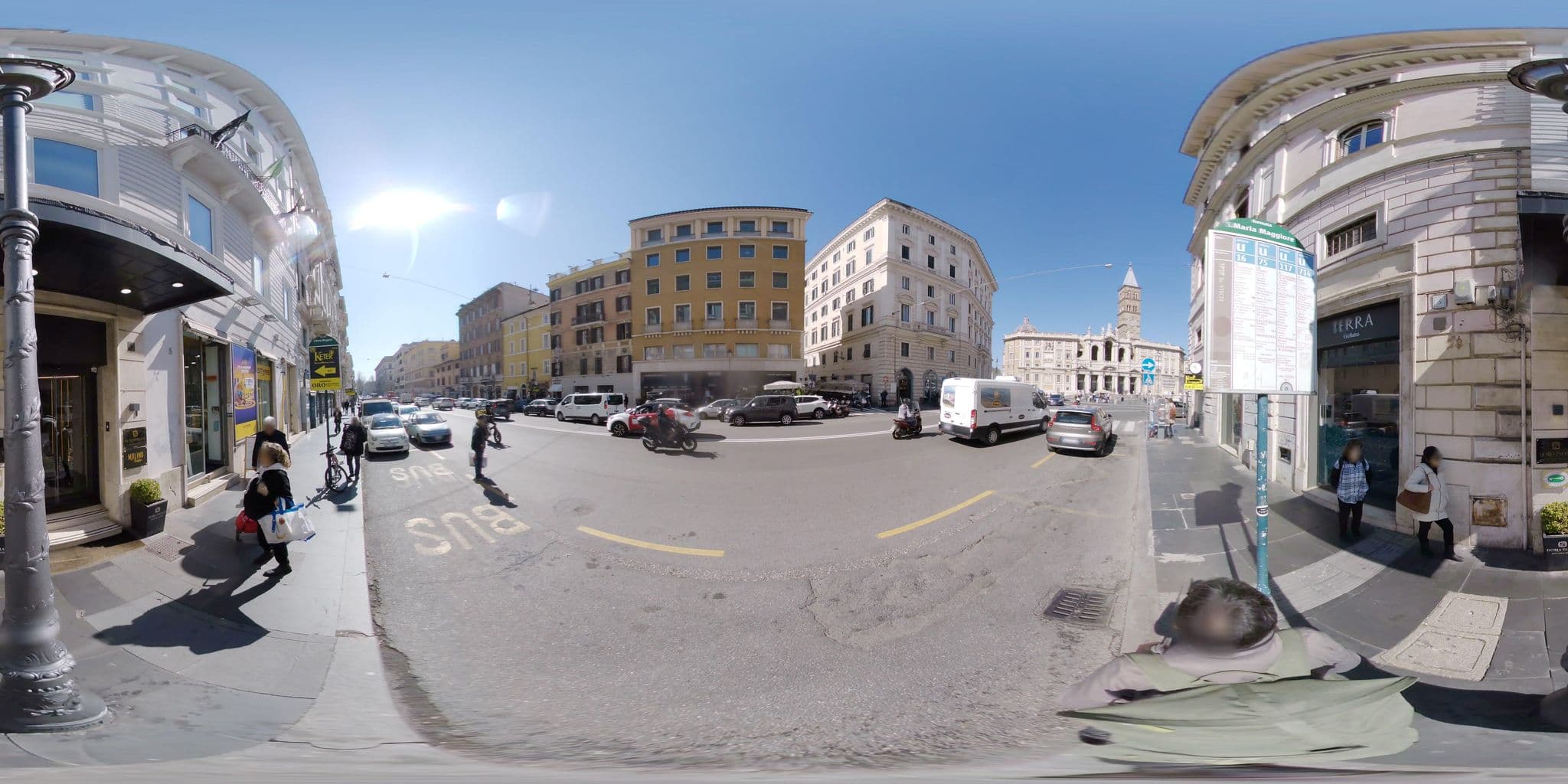 Street view near Prassede Palace Hotel, Monti