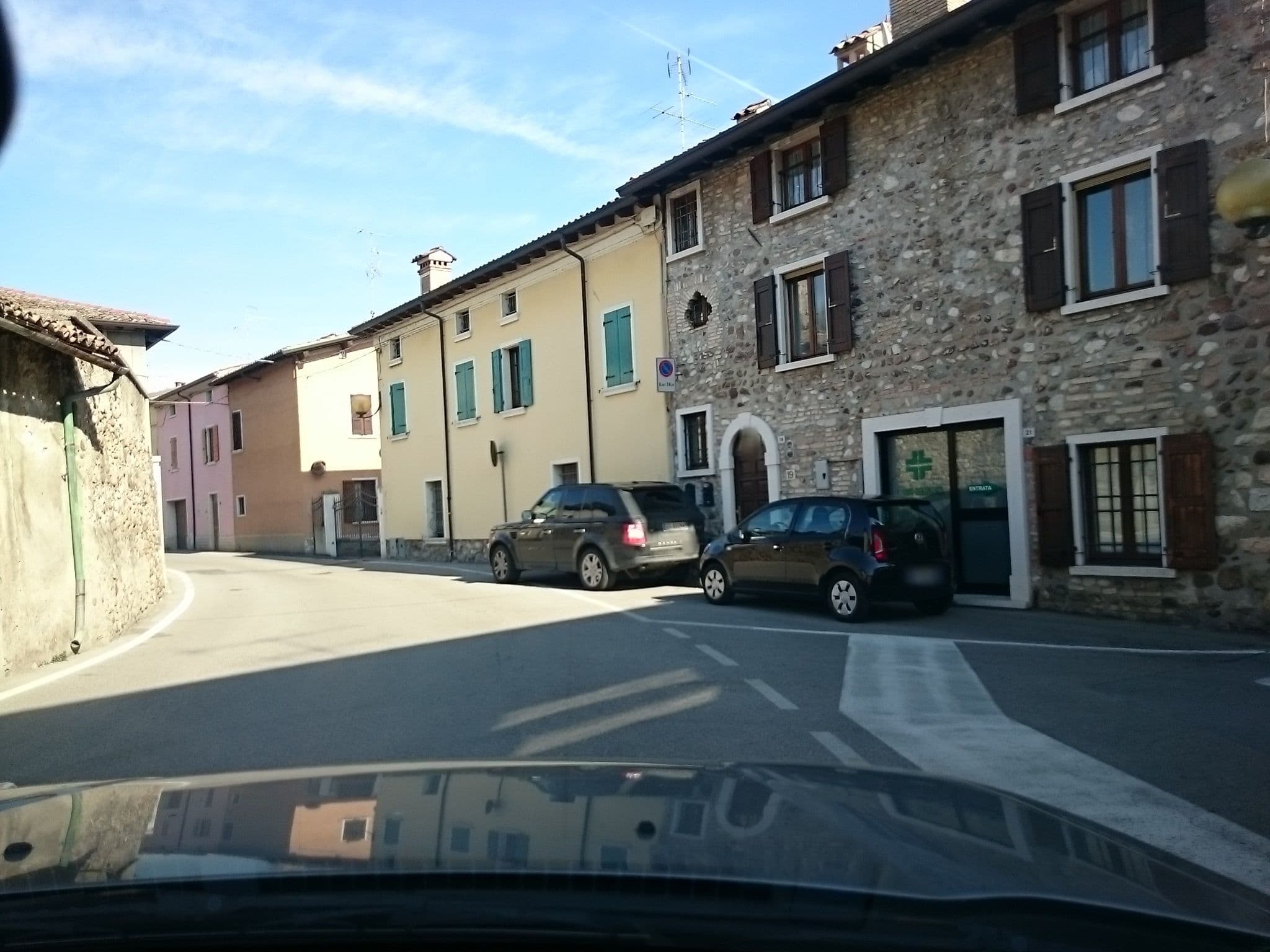 Street view near Le Camere Dell'Ancora, Monzambano — © voschix (CC BY-SA · Mapillary)