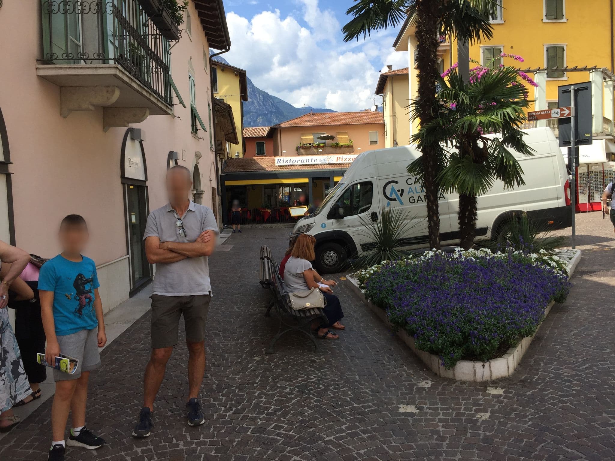 Street view near Hotel Centrale - Famiglia Bertolini, Nago-Torbole — © rufus1295 (CC BY-SA · Mapillary)