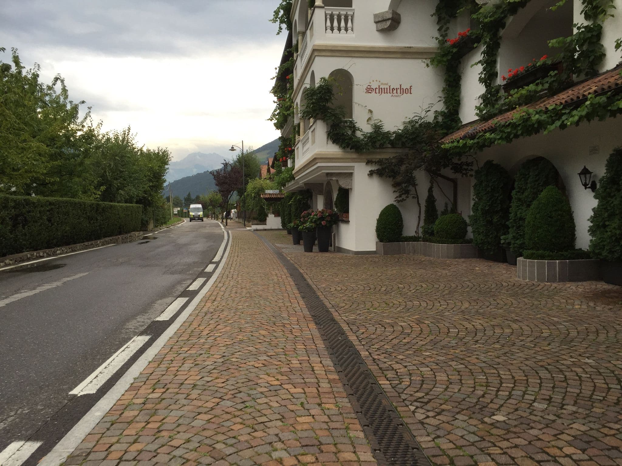 Street view near Vitalpina Hotel Schulerhof, Rablà — © tubeli (CC BY-SA · Mapillary)