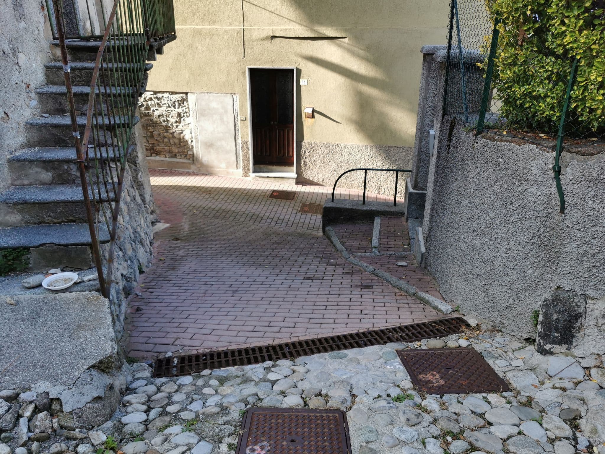Street view near Cadorna Chalet, Nesso — © kaitu (CC BY-SA · Mapillary)