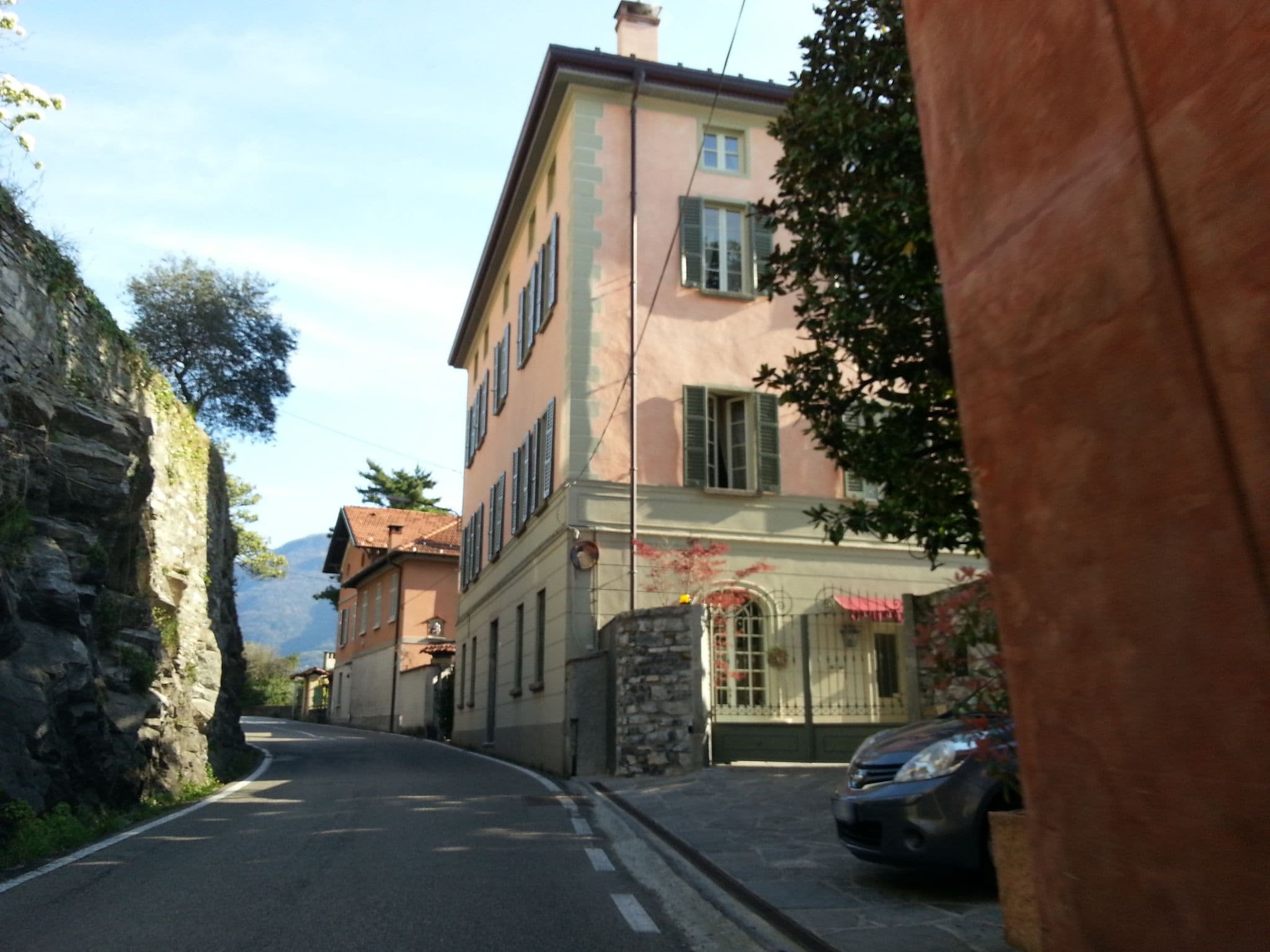 Street view near Villa Regina Teodolinda, Nesso — © kaitu (CC BY-SA · Mapillary)