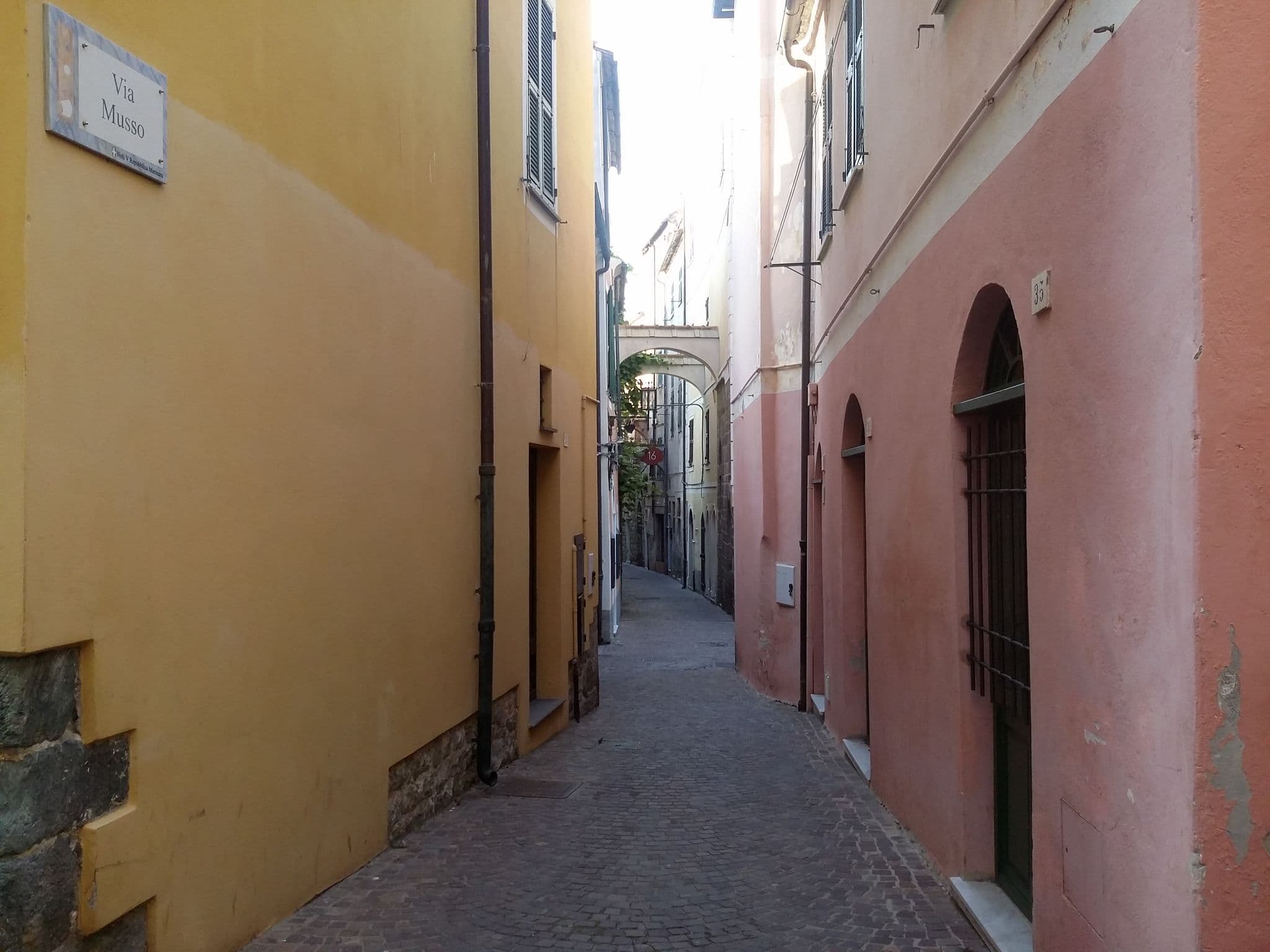 Street view near Albergo Glicine, Noli — © ale_zena_it (CC BY-SA · Mapillary)