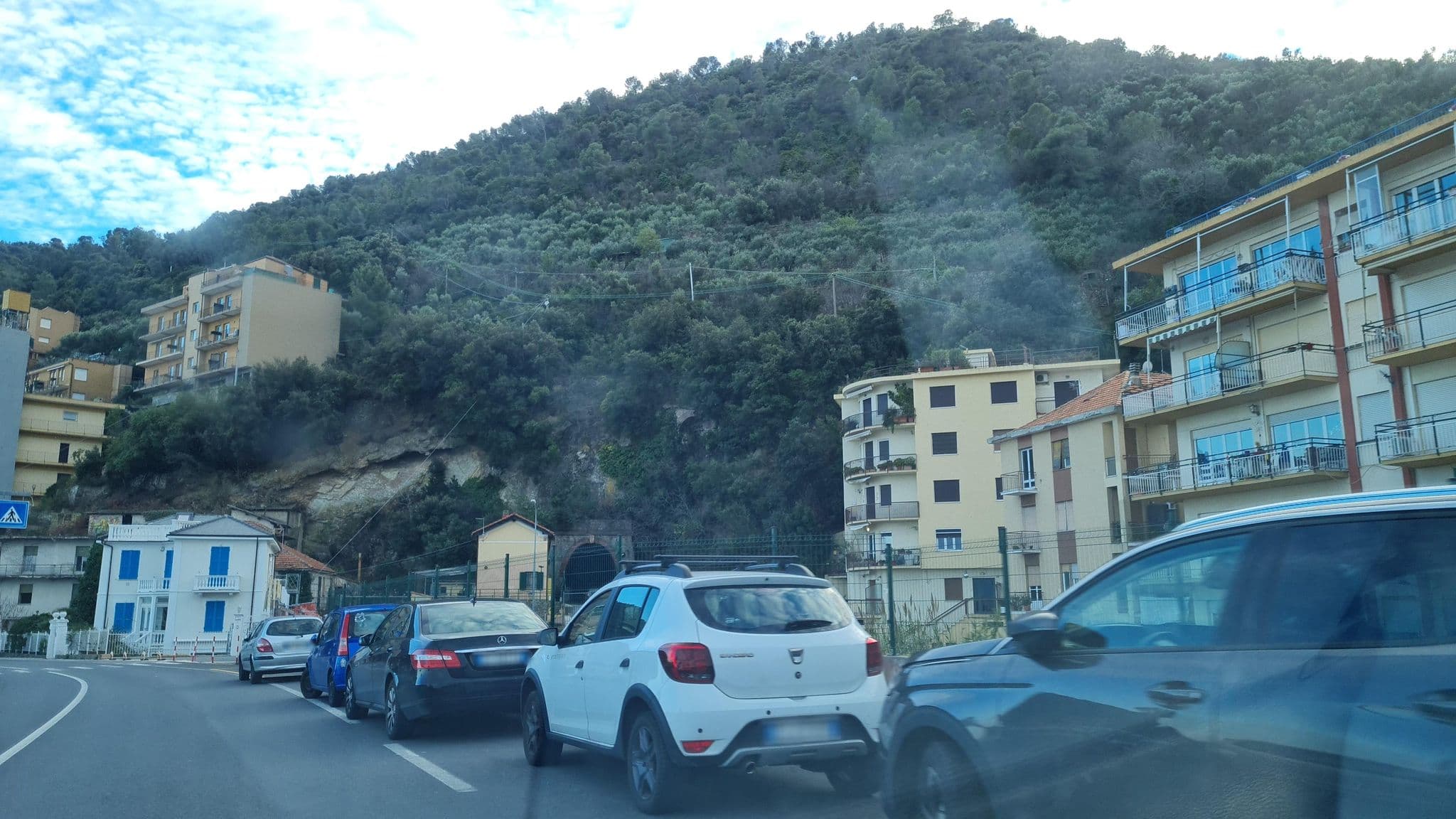 Street view near Ariel, Noli — © laniuscollurio (CC BY-SA · Mapillary)