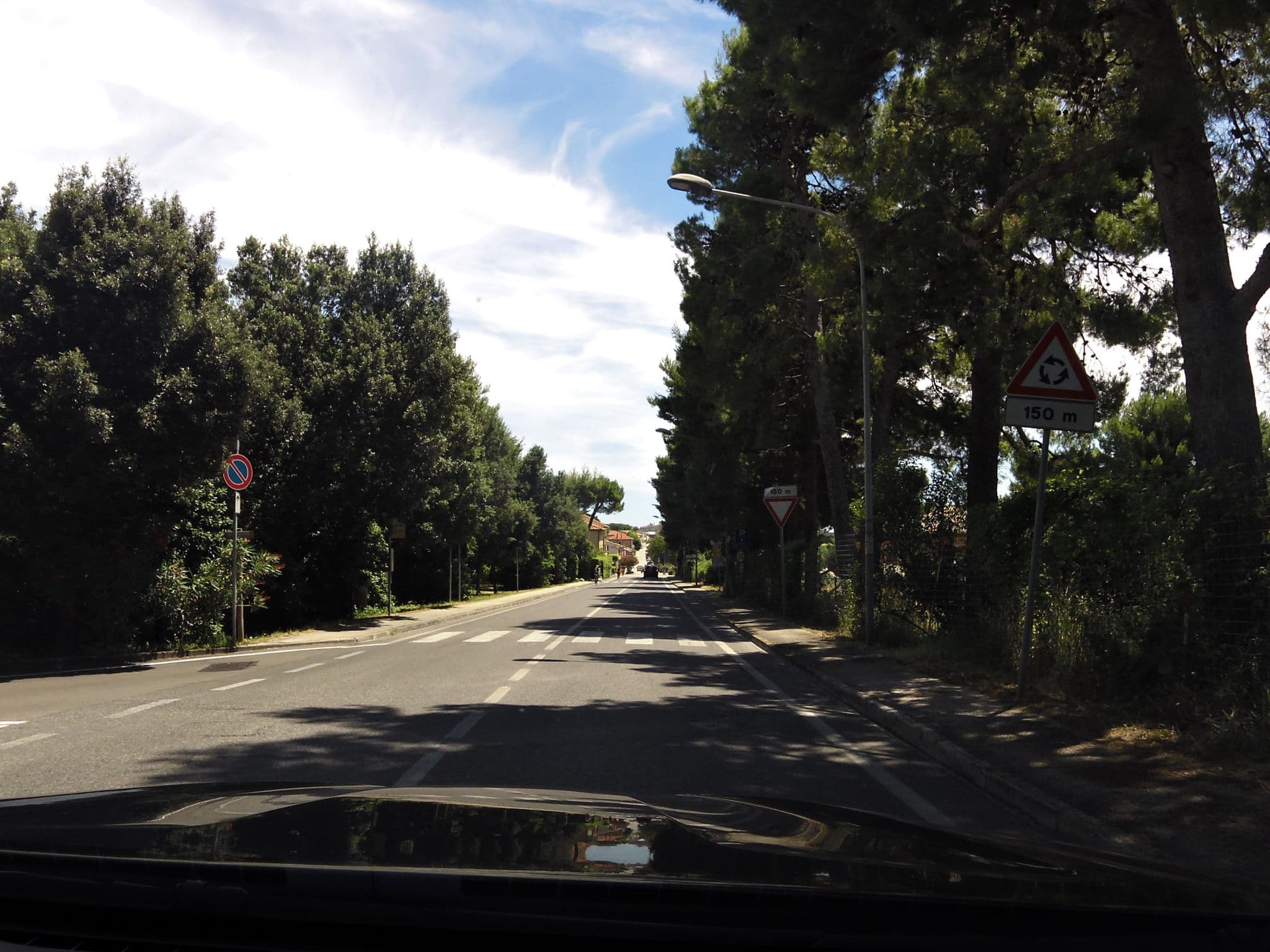 Street view near Hotel Beatrice Sirolo, Riviera del Conero, Sirolo — © czmrtn (CC BY-SA · Mapillary)