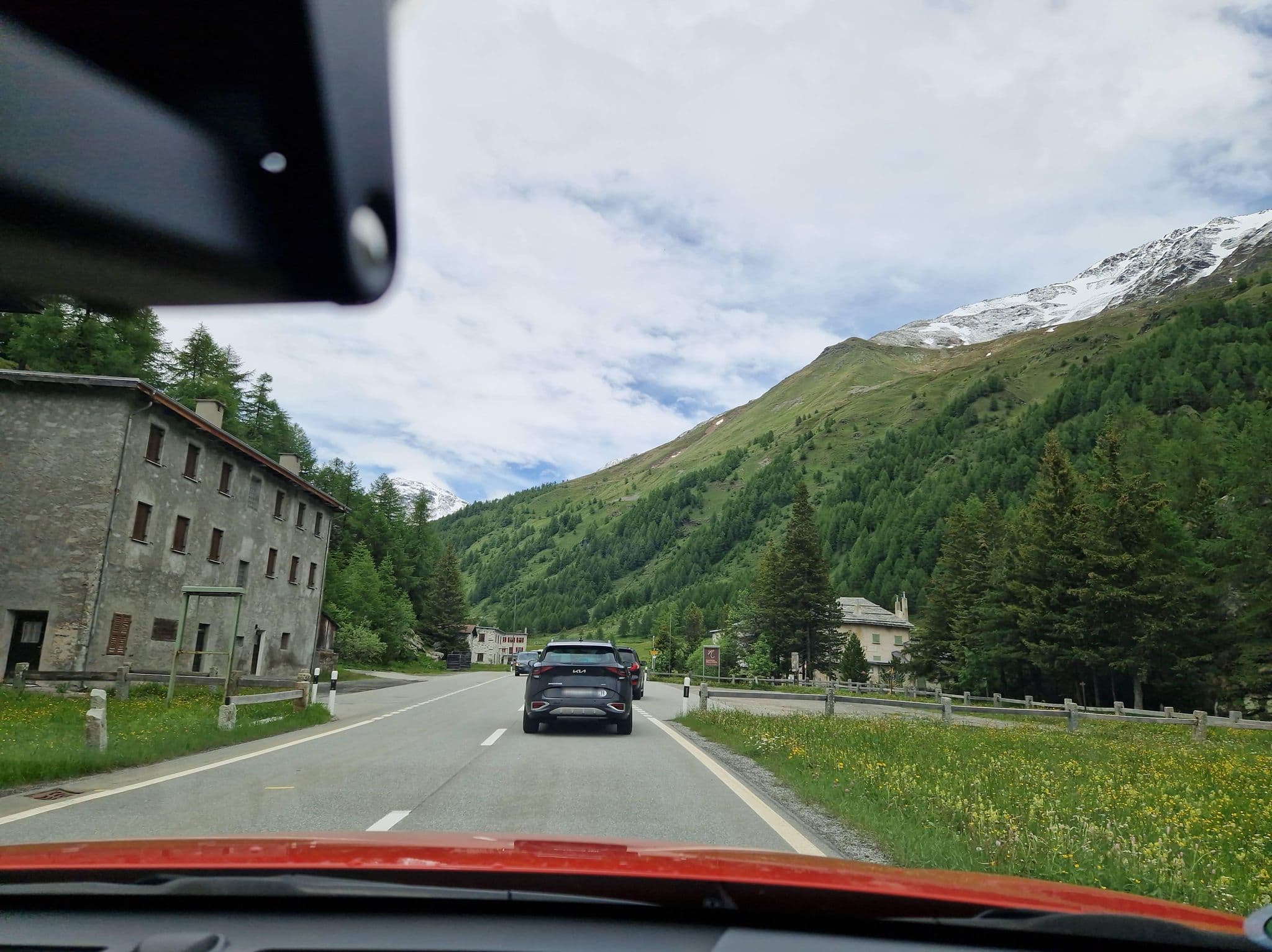 Street view near Albergo Ristorante La Rösa, Poschiavo — © mcliquid (CC BY-SA · Mapillary)