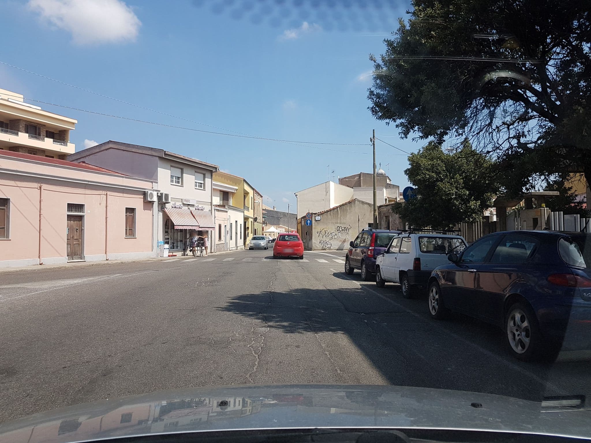 Street view near B&B L'onda, Oristano — © damjang (CC BY-SA · Mapillary)