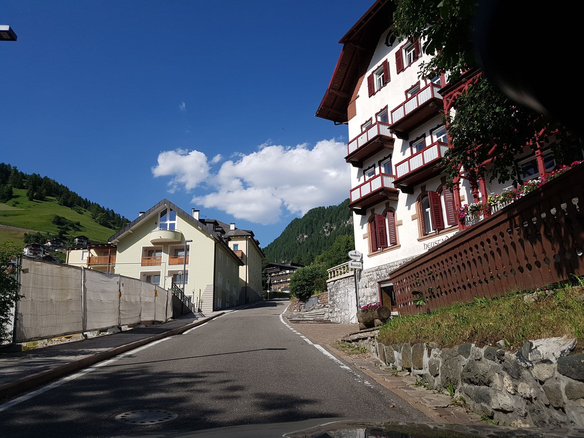 Street view near Grand Hotel Wolkenstein - Gardenahotels, Santa Cristina Valgardena — © dsmm (CC BY-SA · Mapillary)