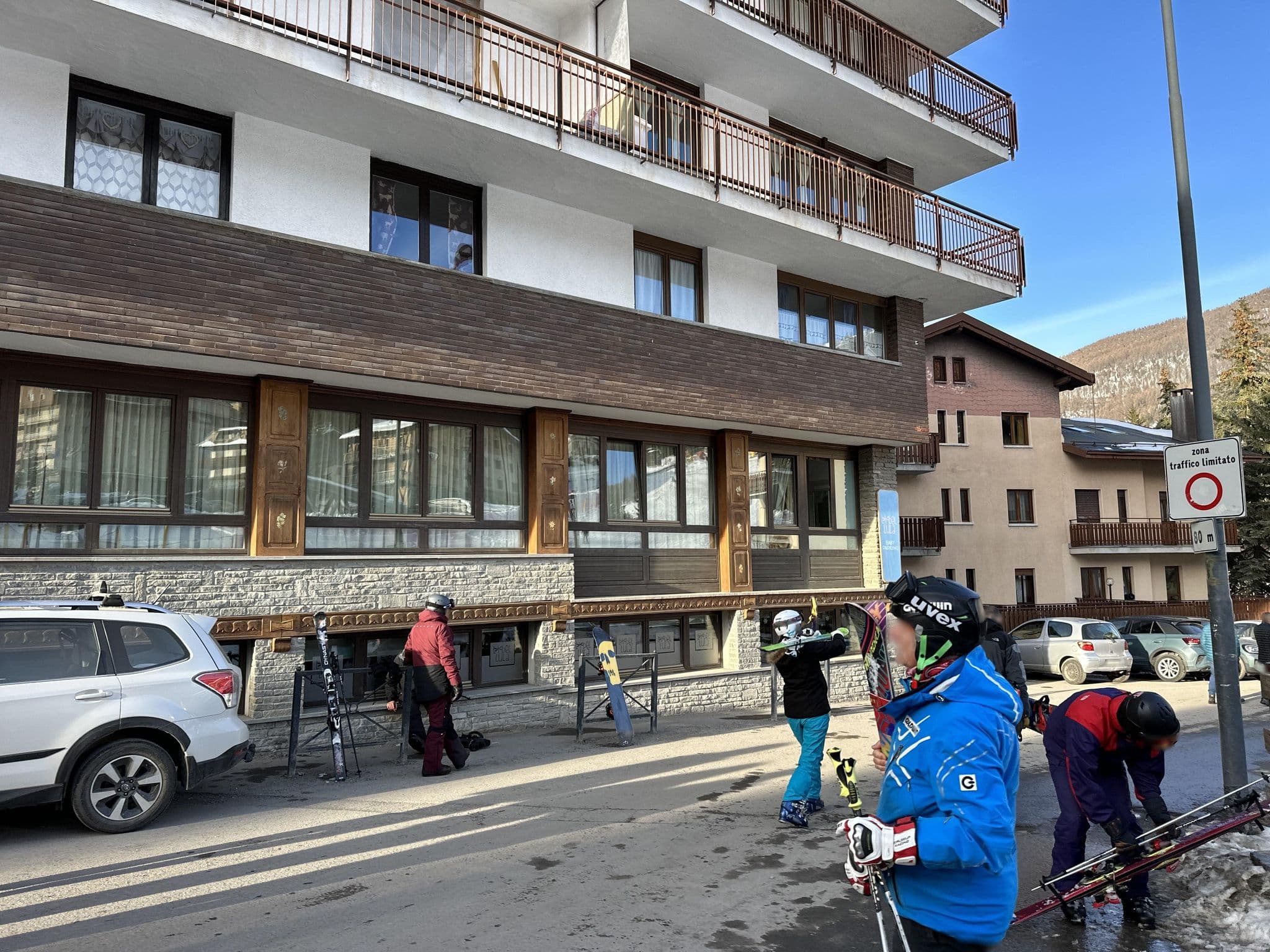 Street view near Albergo Savoia Debili, Sauze d'Oulx — © RSTQ (CC BY-SA · Mapillary)