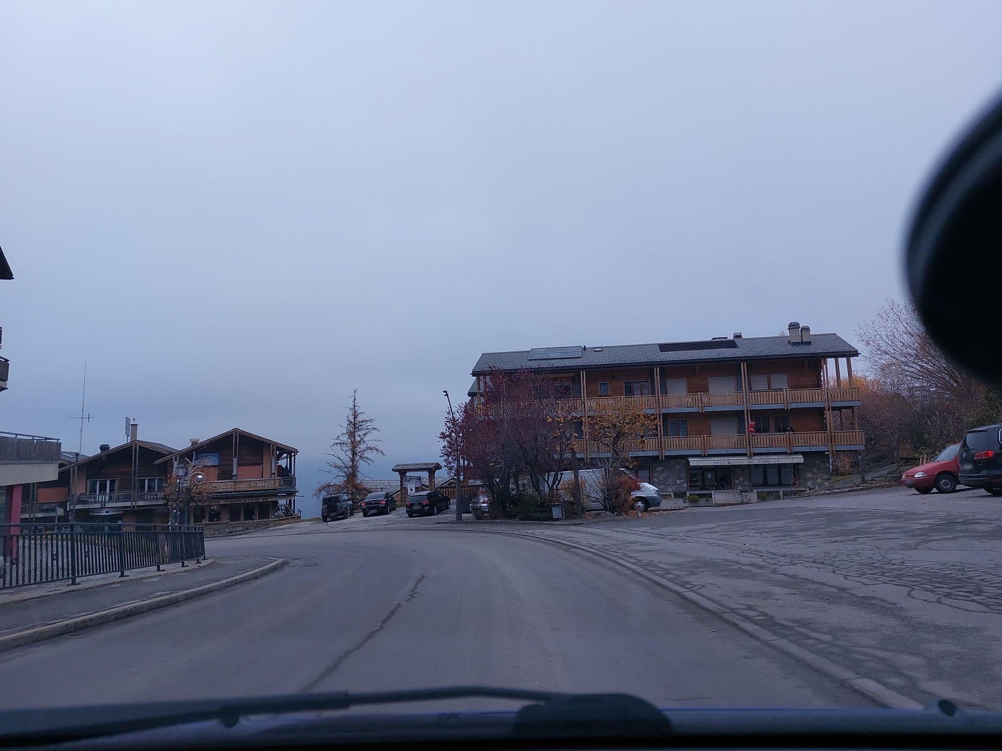 Street view near Mont-Fort Alpine Resort, Basse-Nendaz — © Balbenar (CC BY-SA · Mapillary)