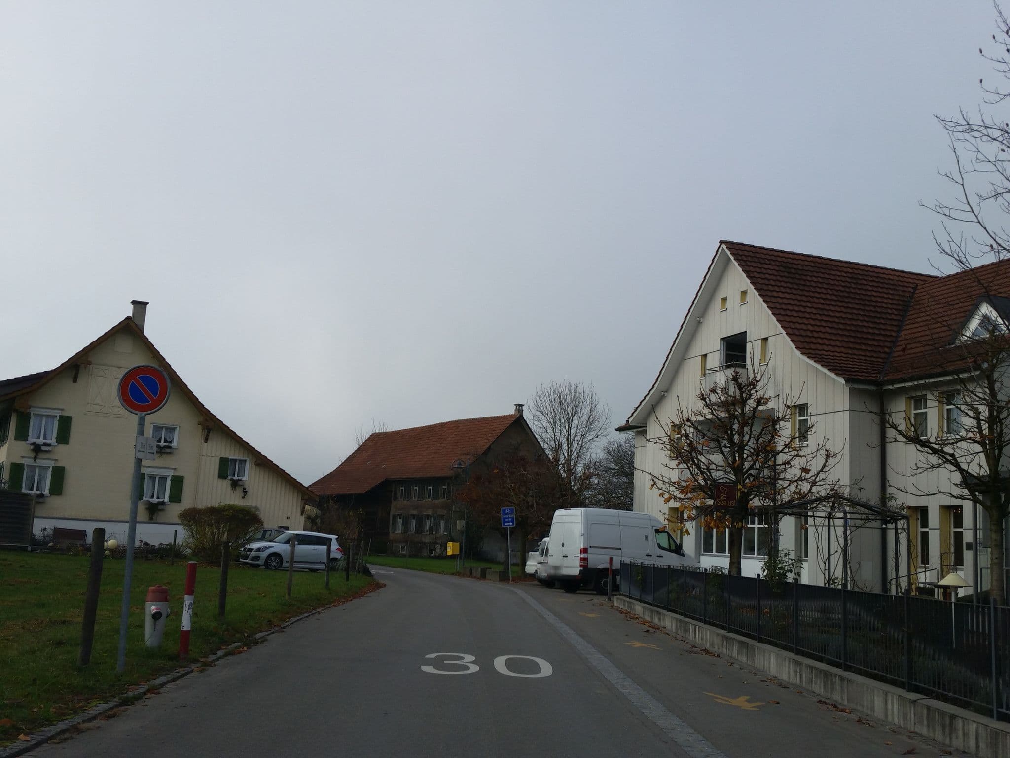 Street view near Landgasthof Seelust, Egnach — © himmelbuerger (CC BY-SA · Mapillary)