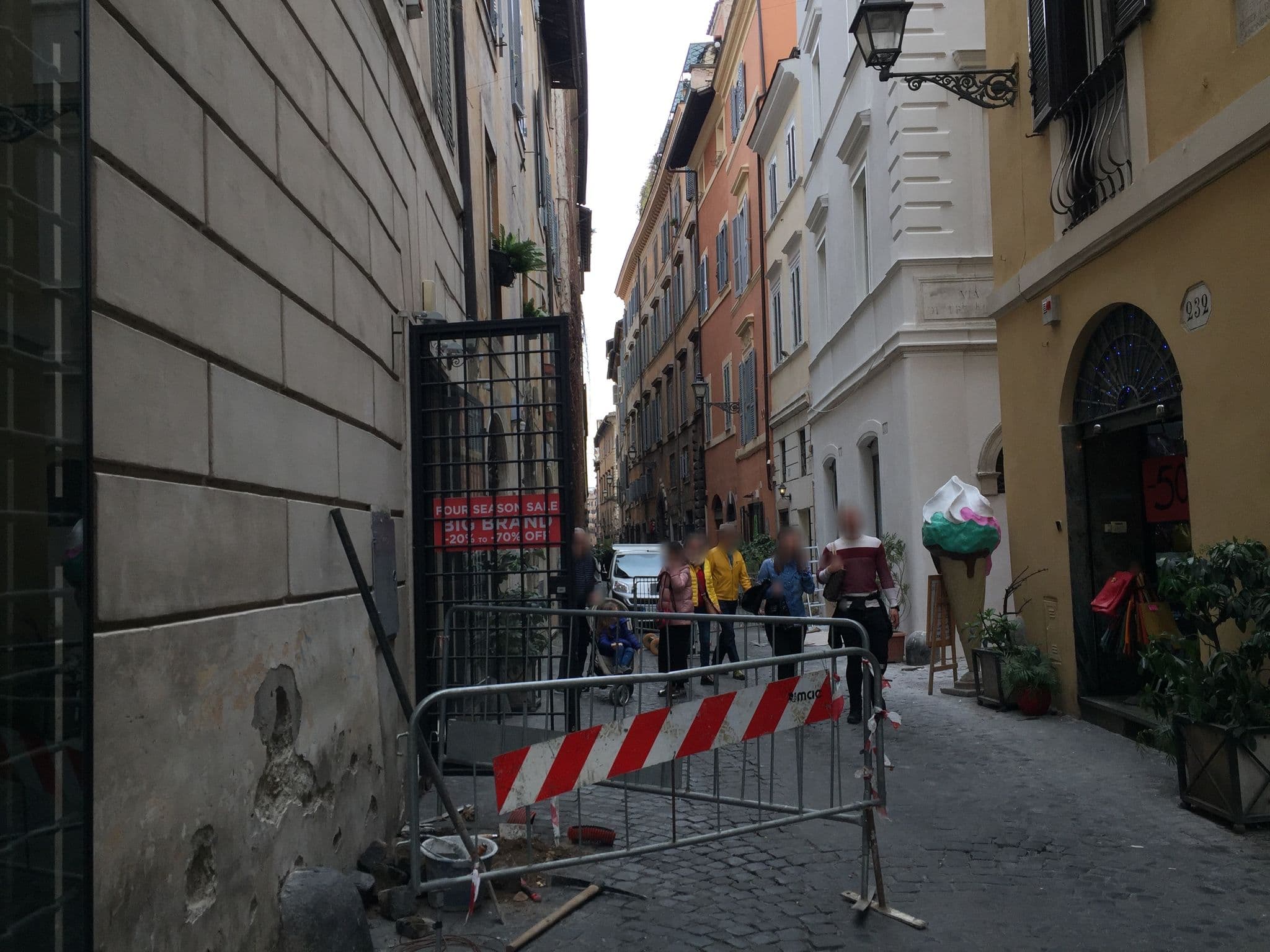 Street view near Coronari Palace, Parione — © richlv (CC BY-SA · Mapillary)