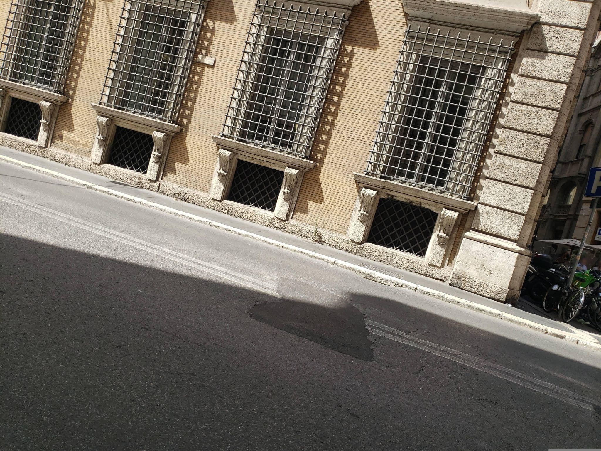 Street view near Singer Palace Hotel Roma, Sant'Eustachio — © mapfool (CC BY-SA · Mapillary)