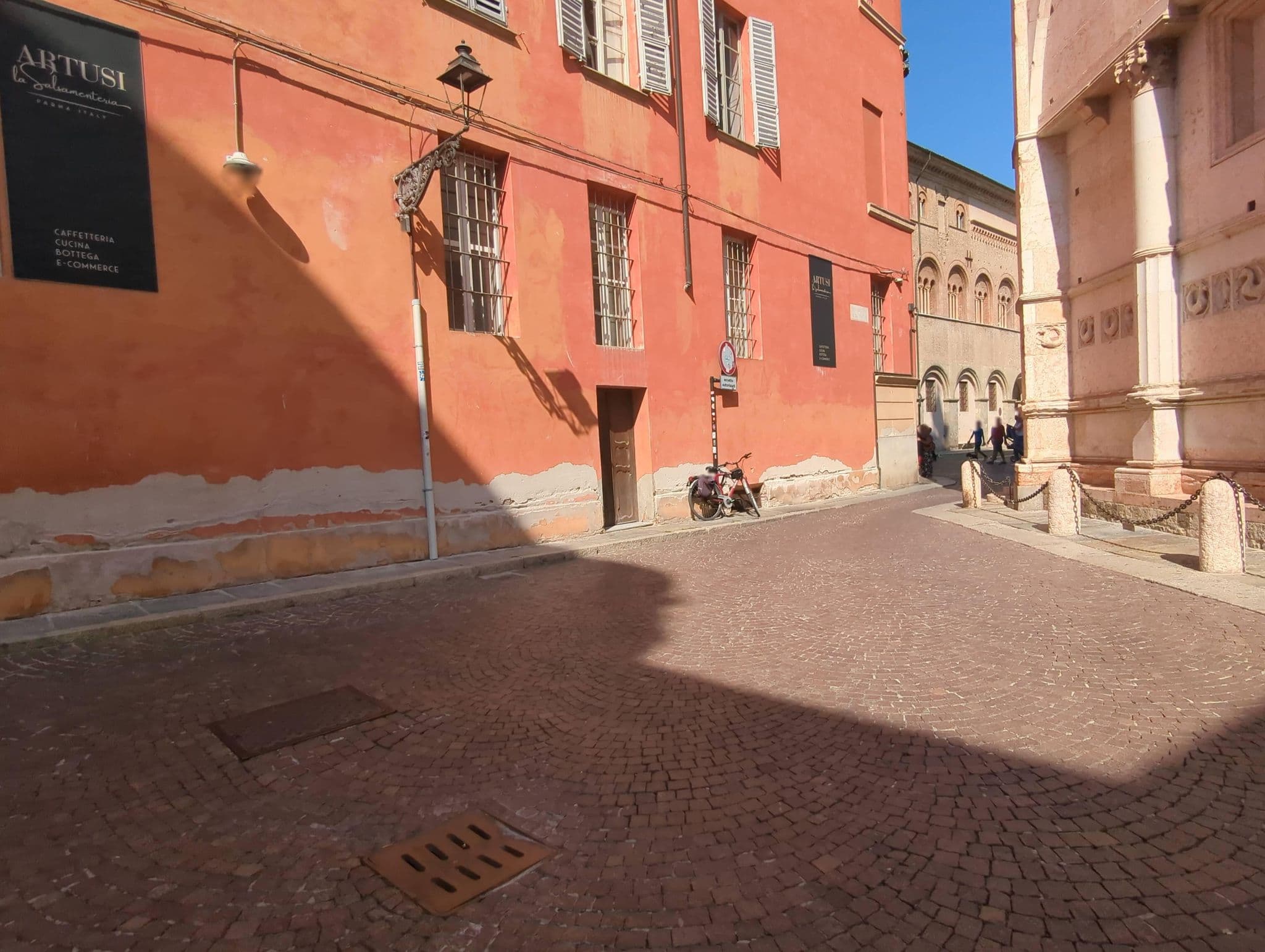 Street view near Palazzo Dalla Rosa Prati, Parma — © aniskoutsi (CC BY-SA · Mapillary)