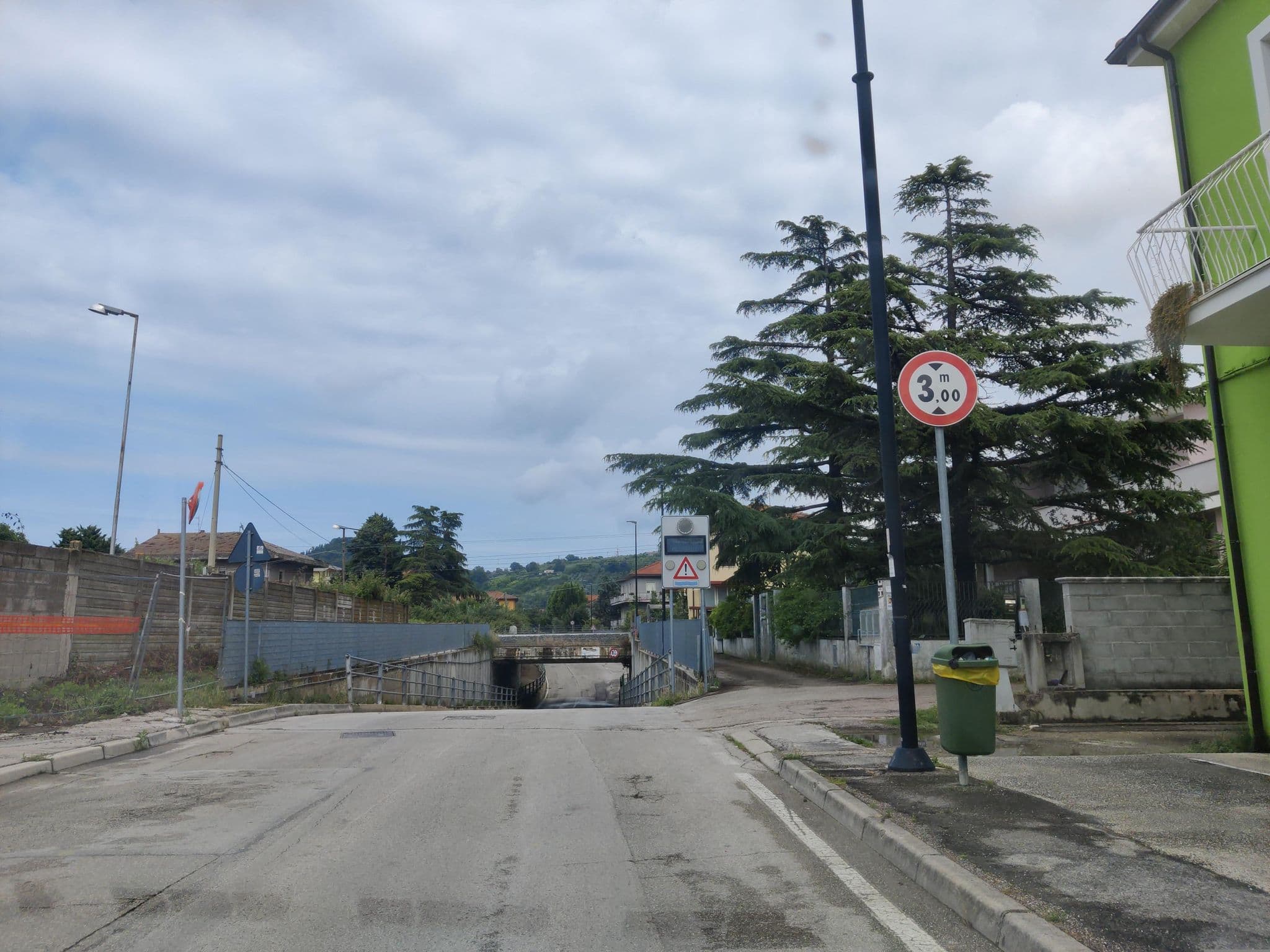 Street view near SMARTFIT HOUSE Room & Relax in Pescara, Sambuceto — © evvemoscia (CC BY-SA · Mapillary)