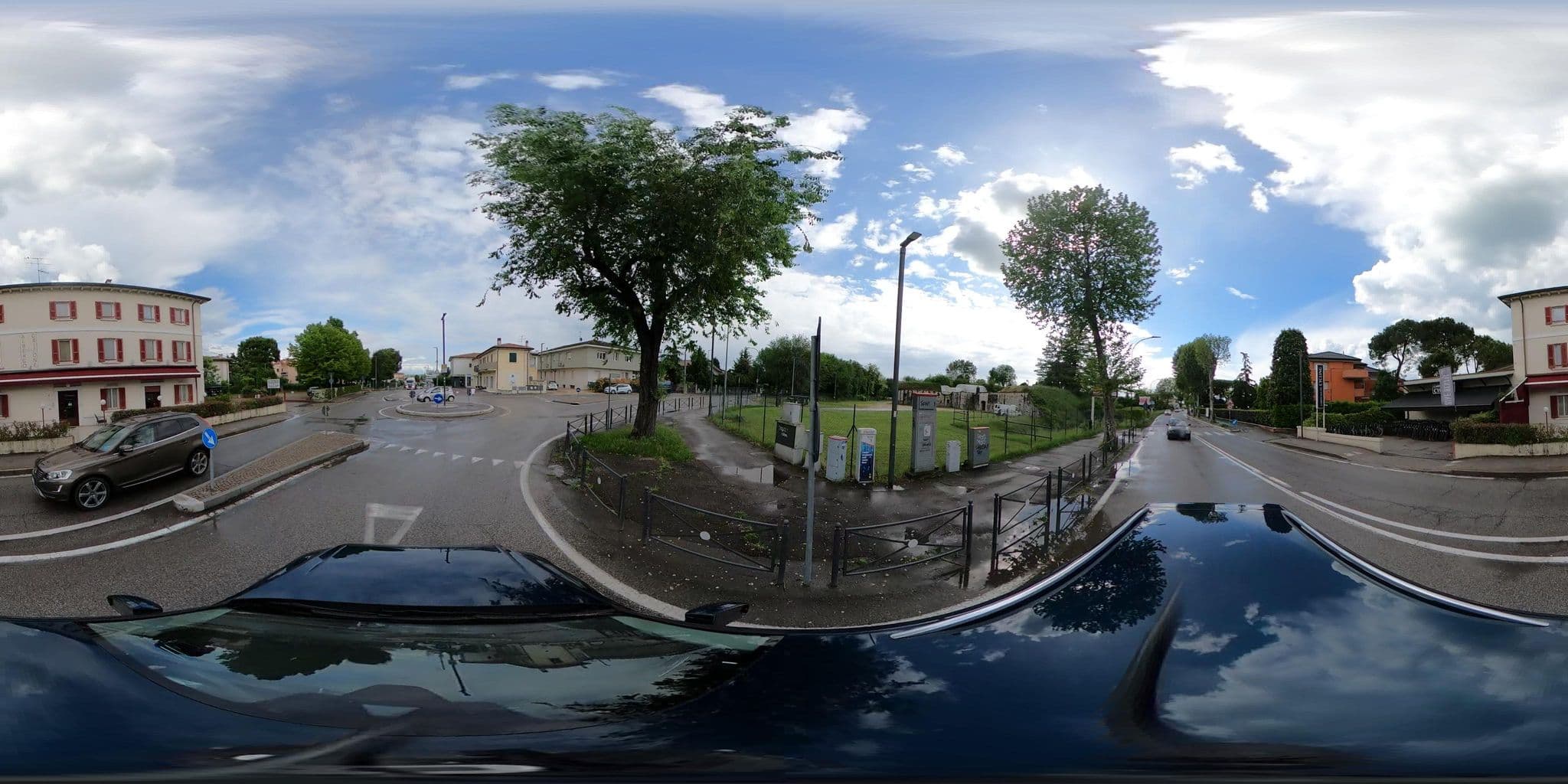 Street view near Albergo Grifone 1891, Peschiera del Garda — © borovac (CC BY-SA · Mapillary)