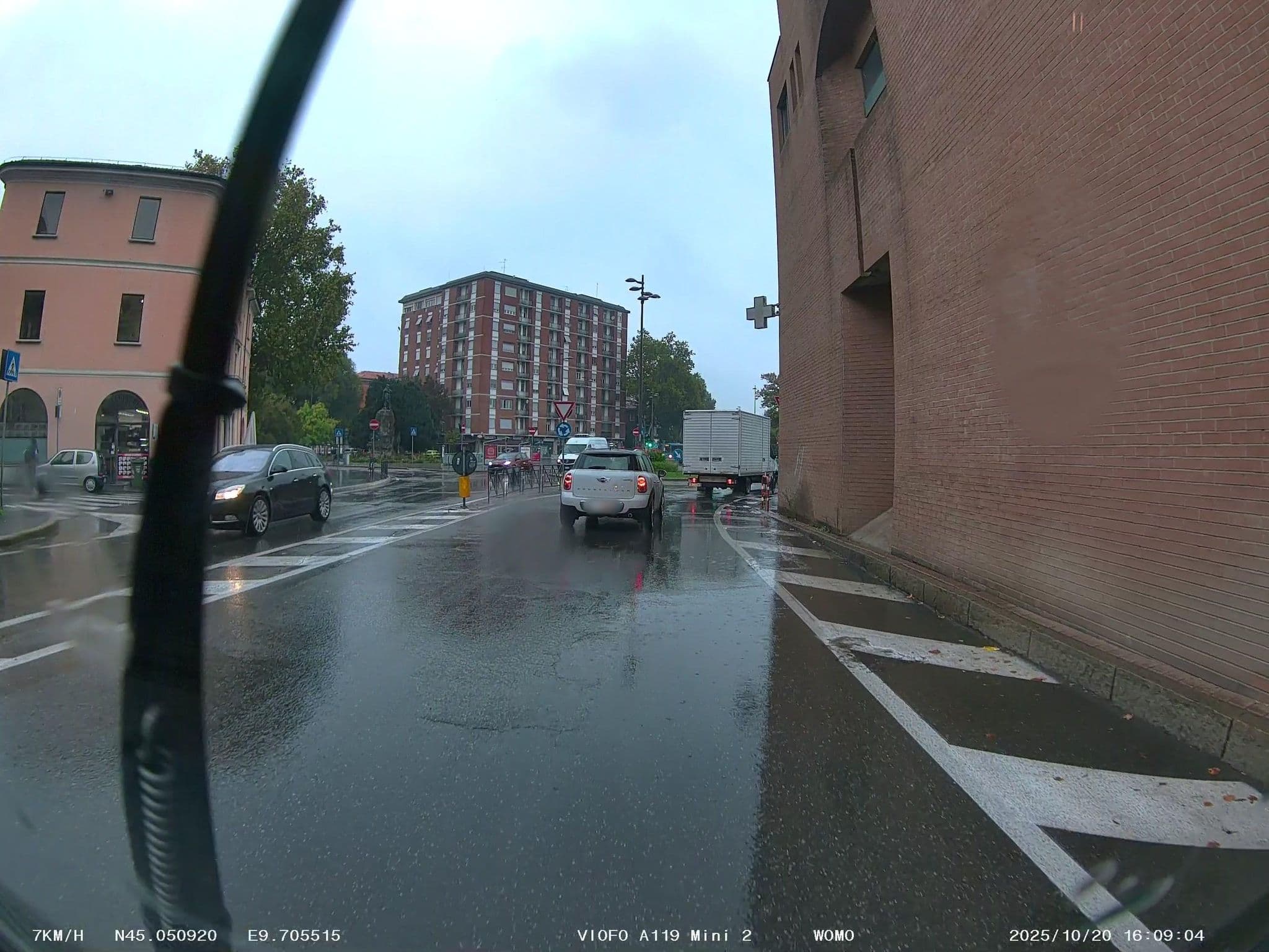 Street view near The Central Rock Inn, Piacenza — © soulcover (CC BY-SA · Mapillary)