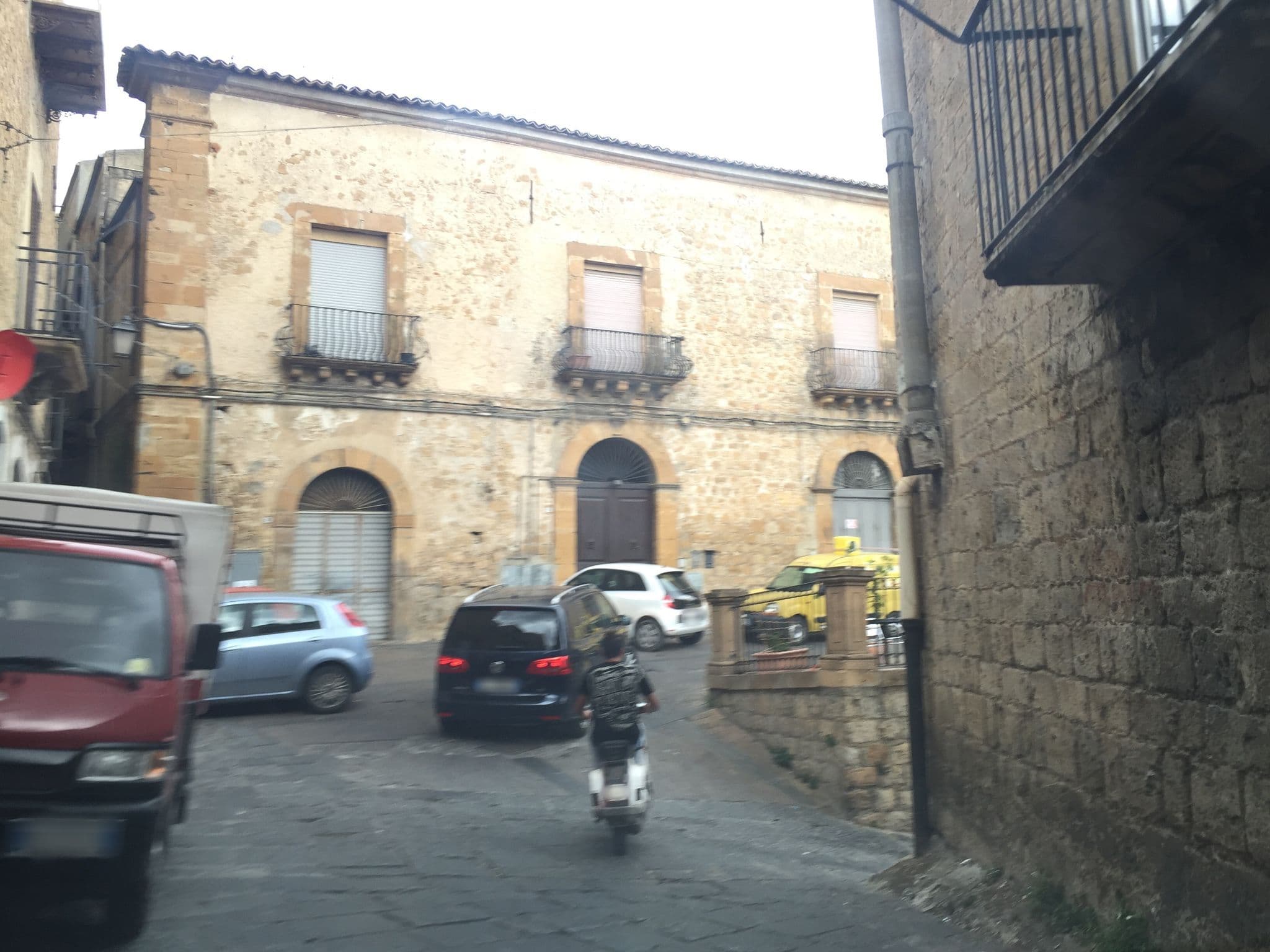 Street view near B&B L'Angelica, Piazza Armerina — © nisselson (CC BY-SA · Mapillary)