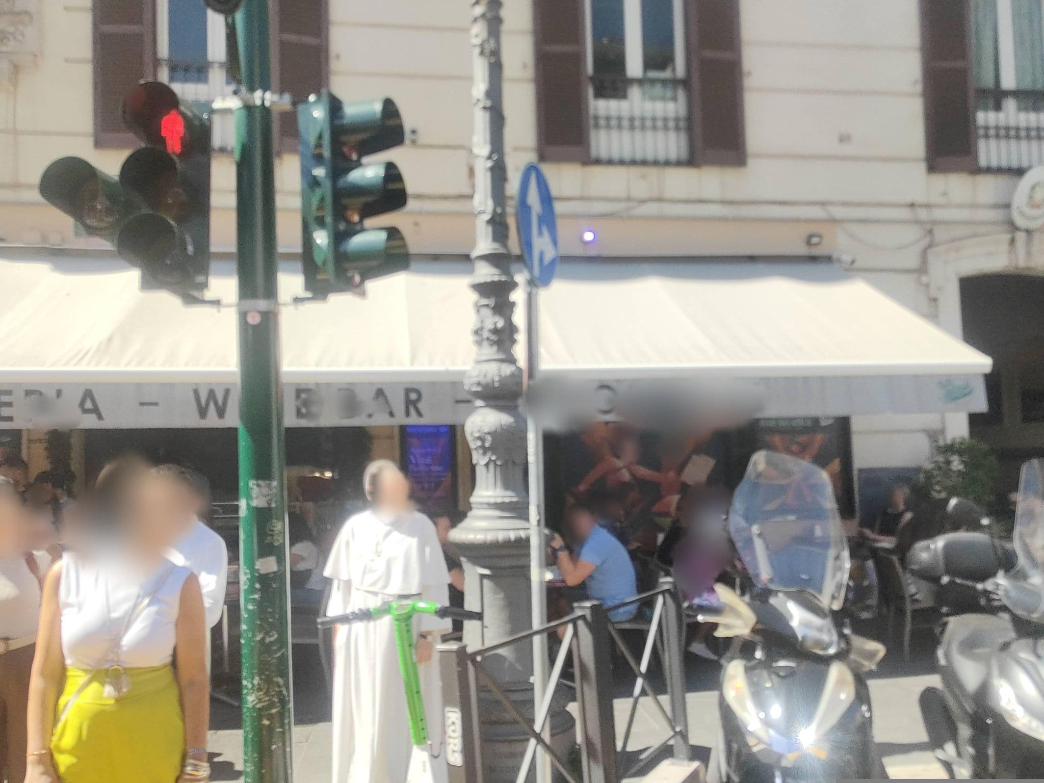 Street view near Hotel Piazza Venezia, Pigna — © omfg_notpr (CC BY-SA · Mapillary)