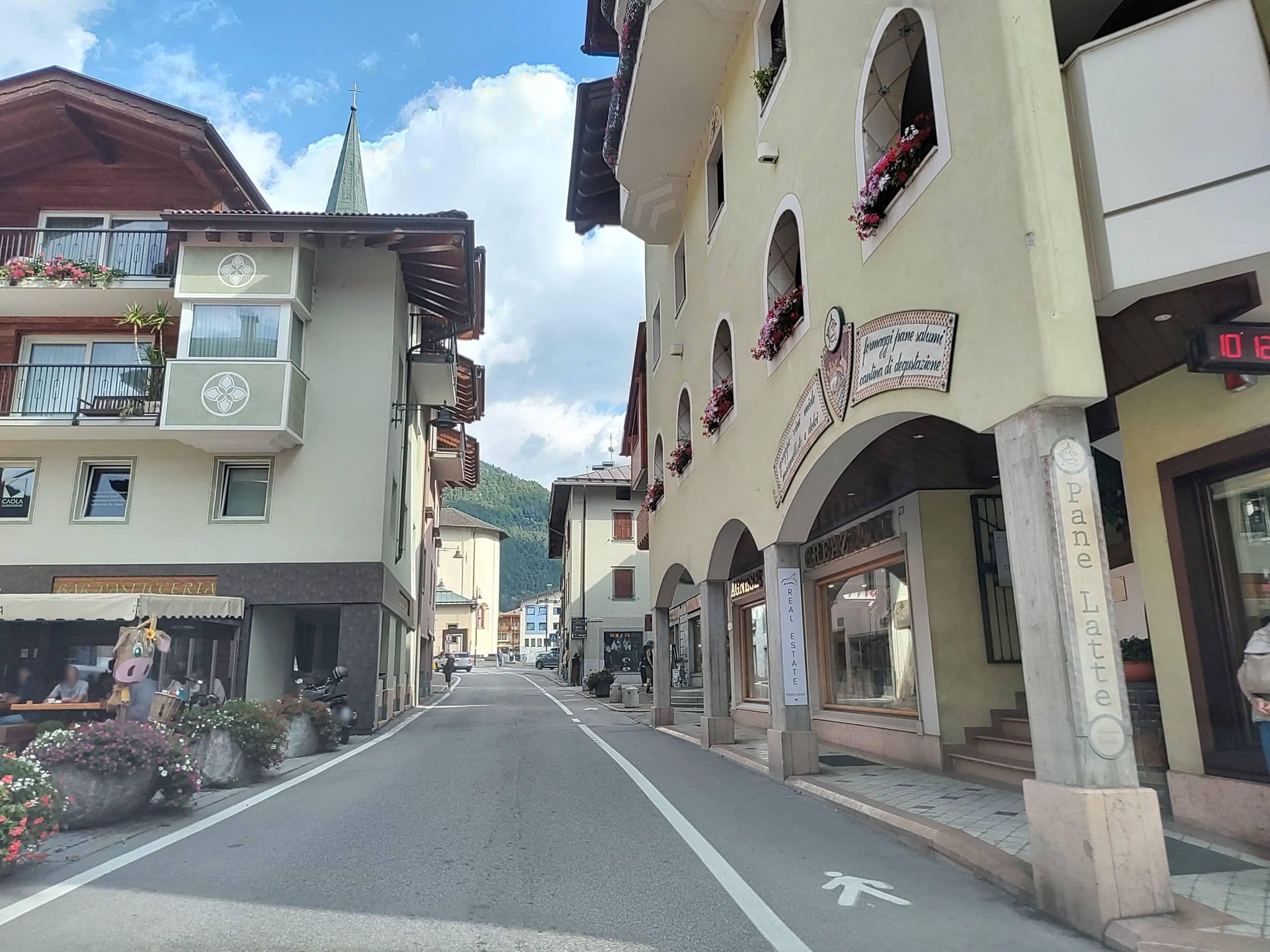 Street view near Garnì Hotel Wanda, Pinzolo — © lary_fede (CC BY-SA · Mapillary)