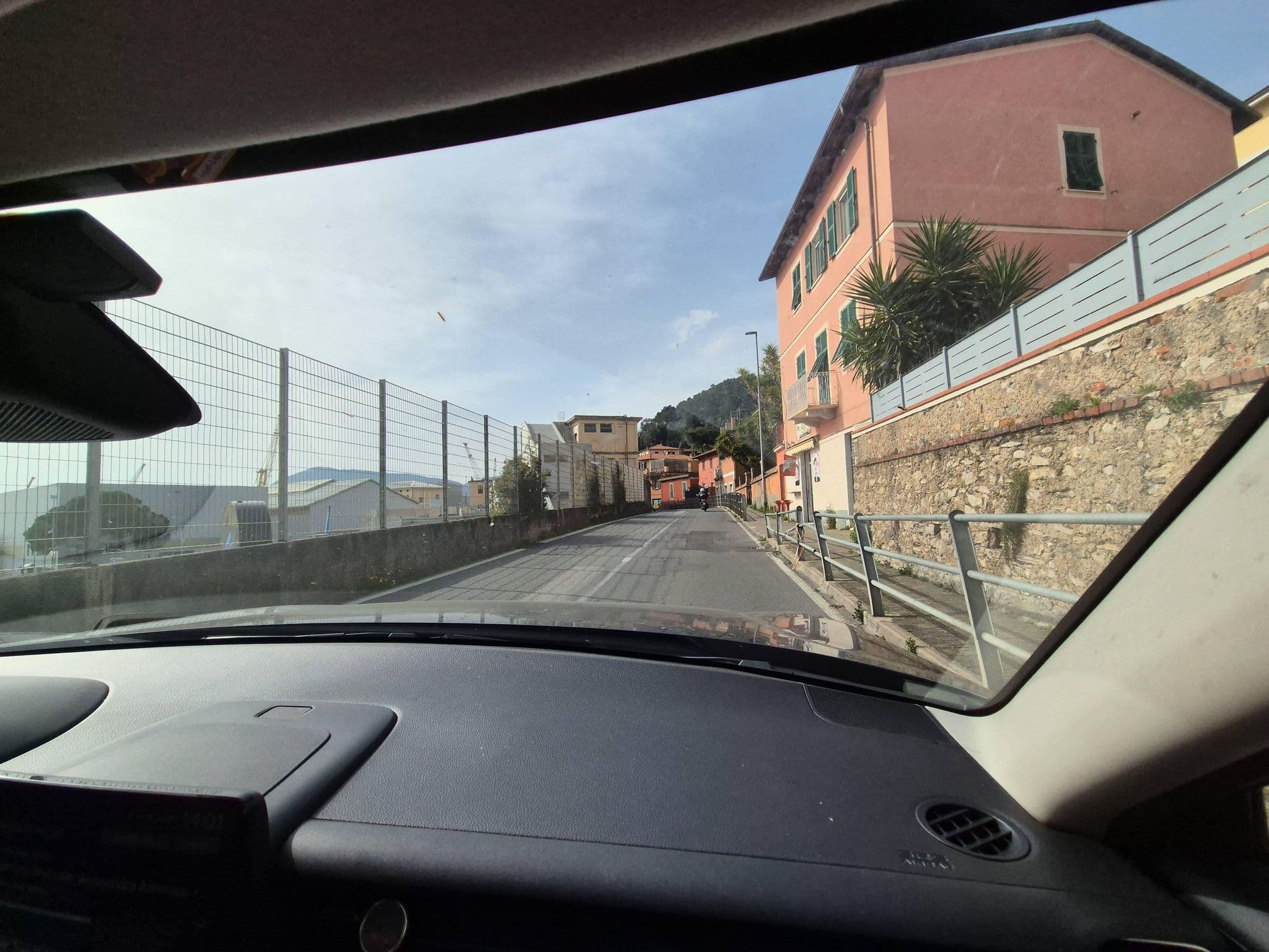 Street view near La Divina Affittacamere, Pitelli — © omfg_notpr (CC BY-SA · Mapillary)