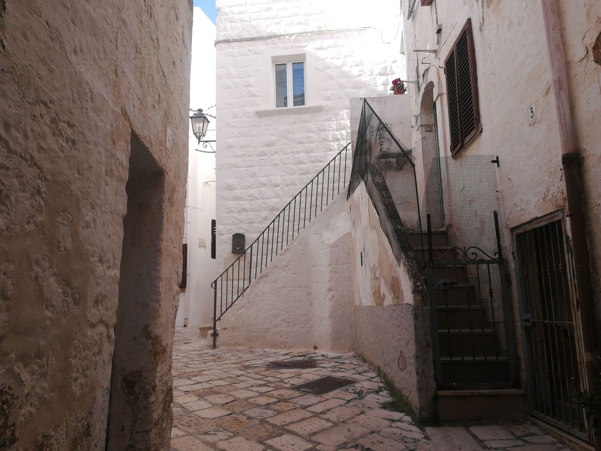 Street view near Giovì Relais, Polignano a Mare — © jeawrong (CC BY-SA · Mapillary)