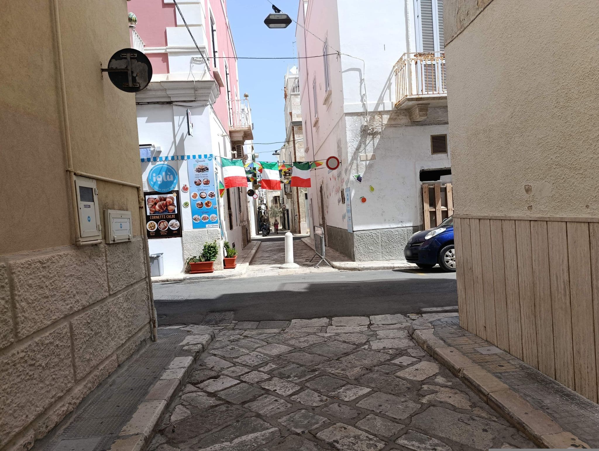 Street view near Musae Relais & SPA, Polignano a Mare — © jeawrong (CC BY-SA · Mapillary)