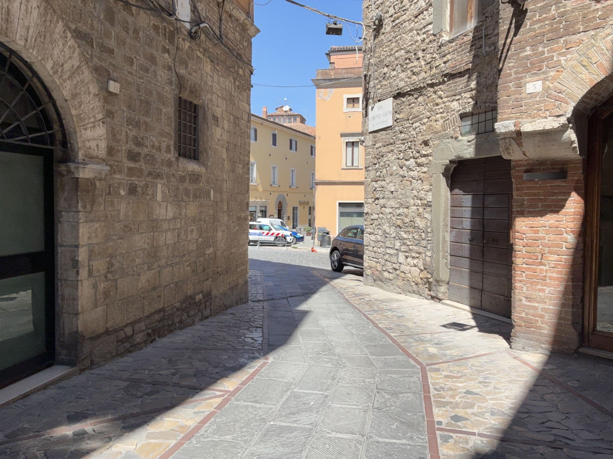 Street view near Hotel Fonte Cesia -Todi, Todi — © panbauletto (CC BY-SA · Mapillary)