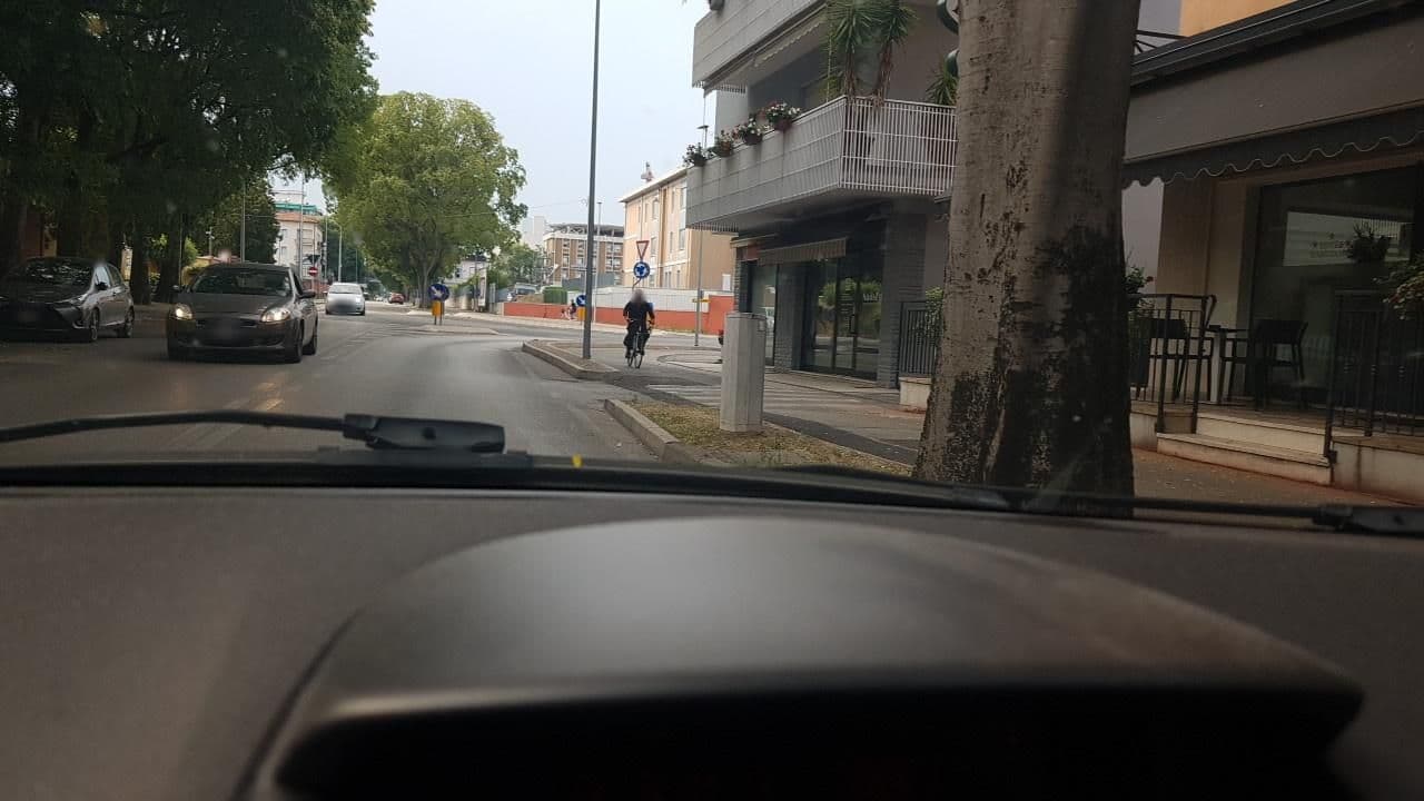 Street view near Damodoro Hotel, Pordenone — © mik007 (CC BY-SA · Mapillary)