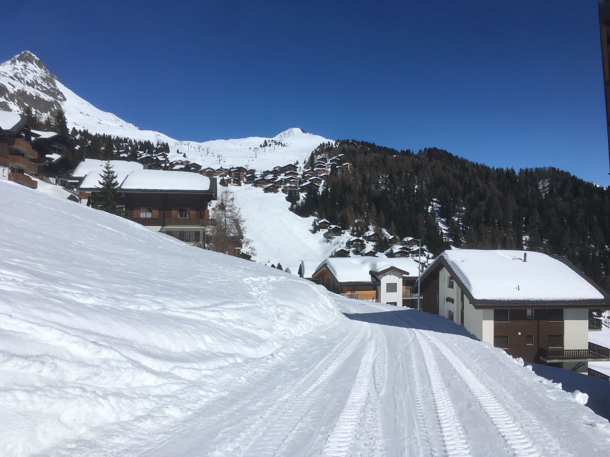 Street view near Sonnenresidenz Haus 4, Fiesch — © habi (CC BY-SA · Mapillary)