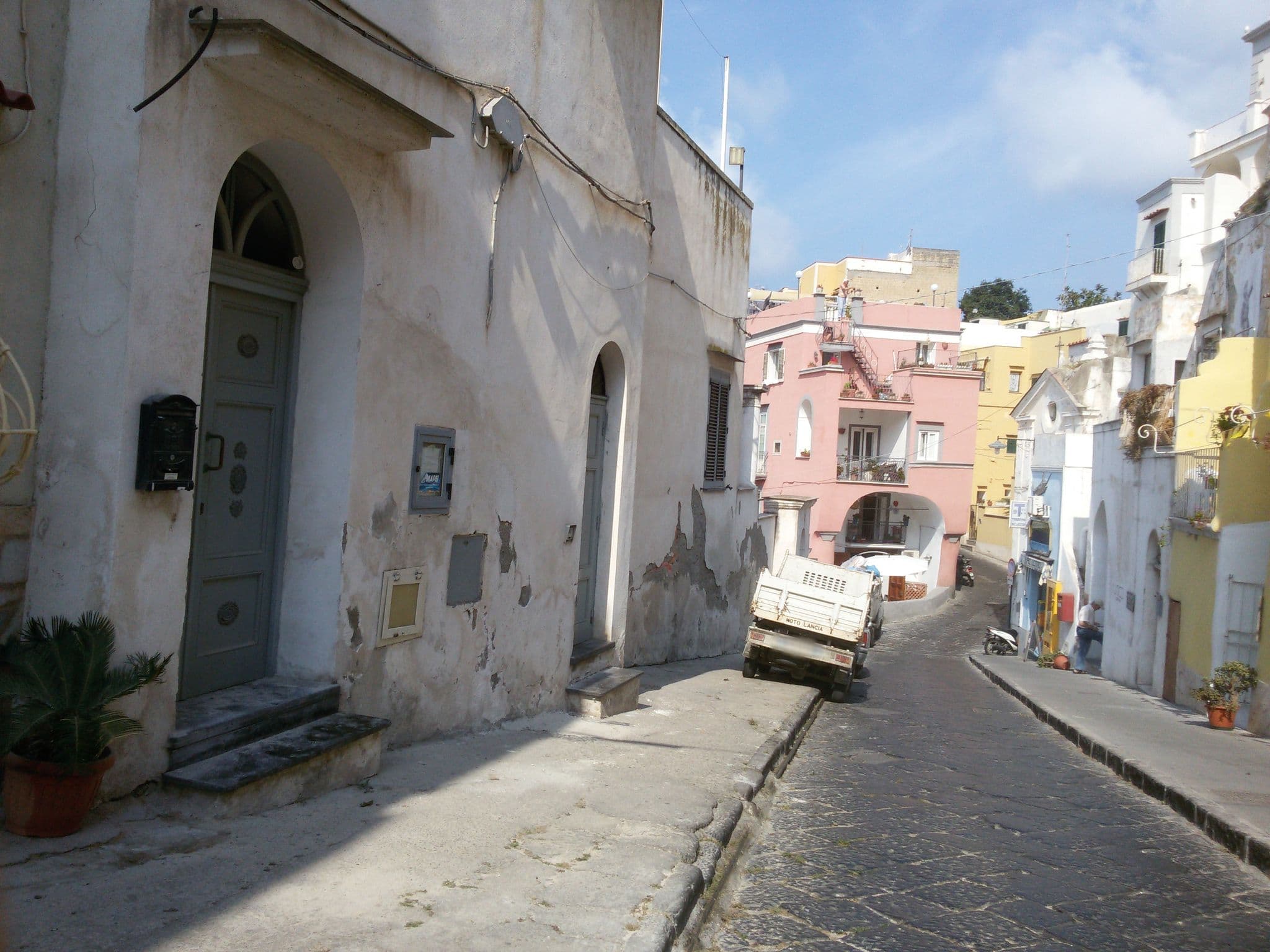Street view near San Michele Procida Boutique Hotel - CIN: IT063061A16UBM6KEI, Procida — © ale_zena_it (CC BY-SA · Mapillary)