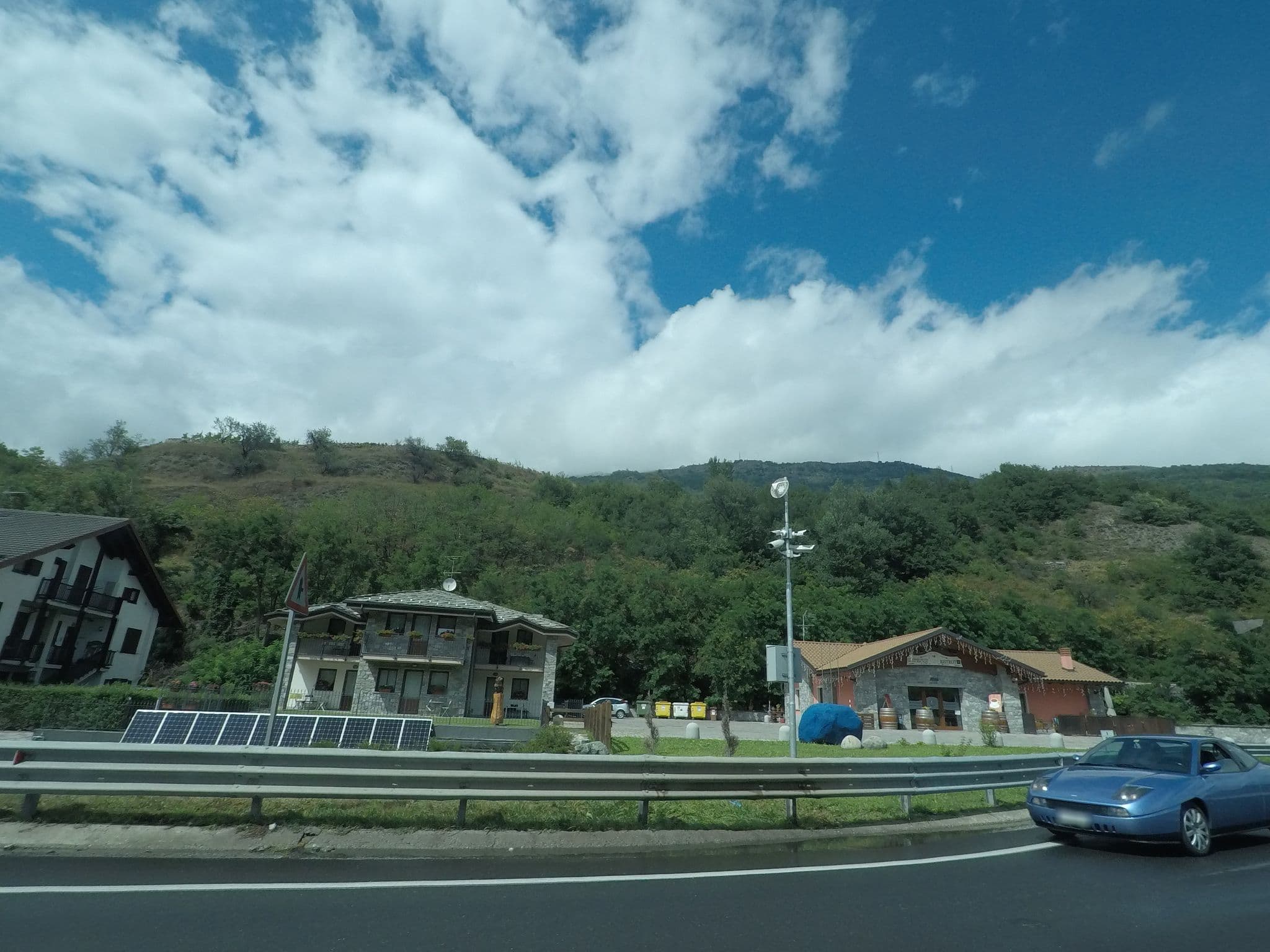 Street view near Casa per vacanze La Tana del Ghiro, Quart — © bcostacurta (CC BY-SA · Mapillary)