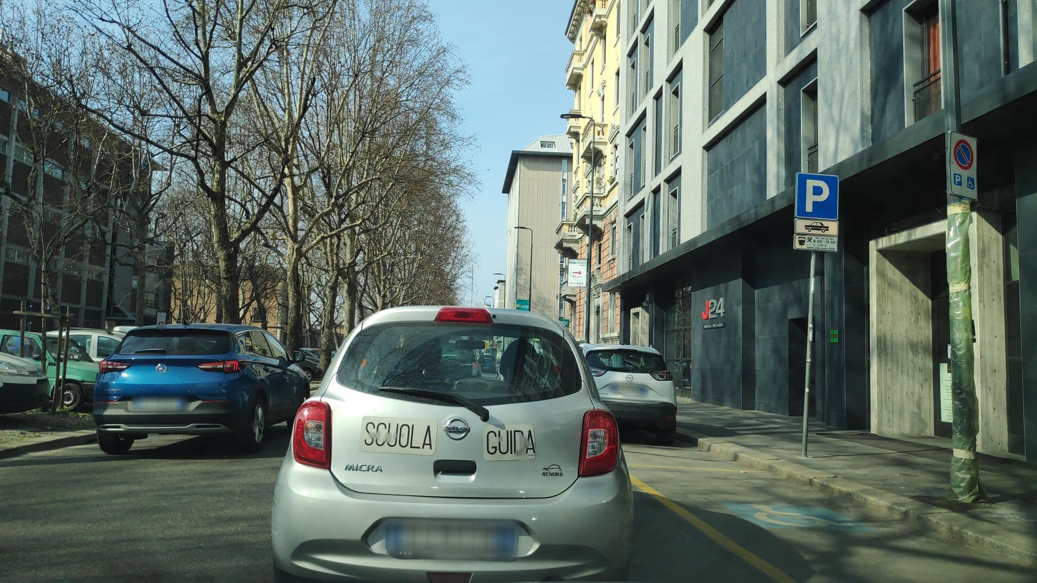 Street view near Kira Suites Hotel Milano, Chinatown — © marcuscalabresus (CC BY-SA · Mapillary)