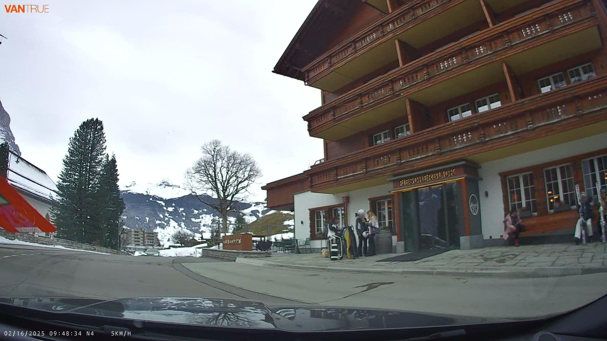 Street view near Hotel Tschuggen, Grindelwald — © fcignat (CC BY-SA · Mapillary)