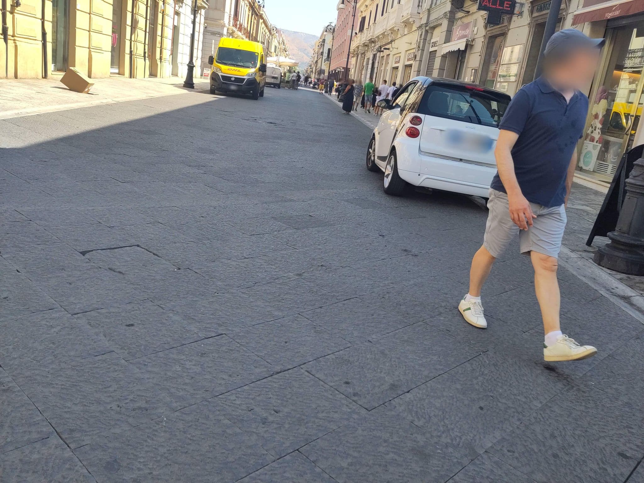 Street view near Town House Cavour, Reggio Calabria — © marcuscalabresus (CC BY-SA · Mapillary)