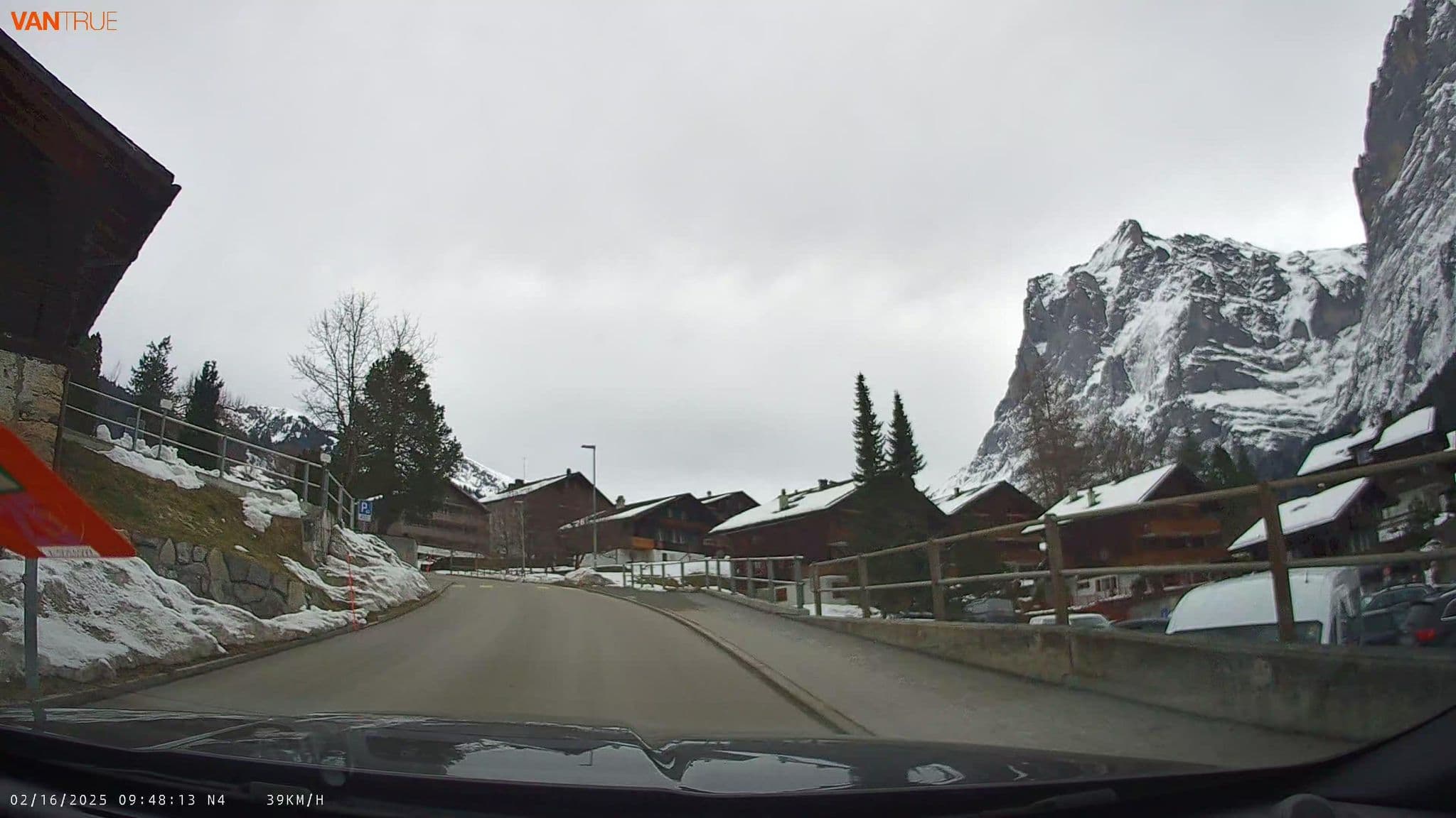 Street view near Hotel Bellevue Pinte, Grindelwald — © fcignat (CC BY-SA · Mapillary)
