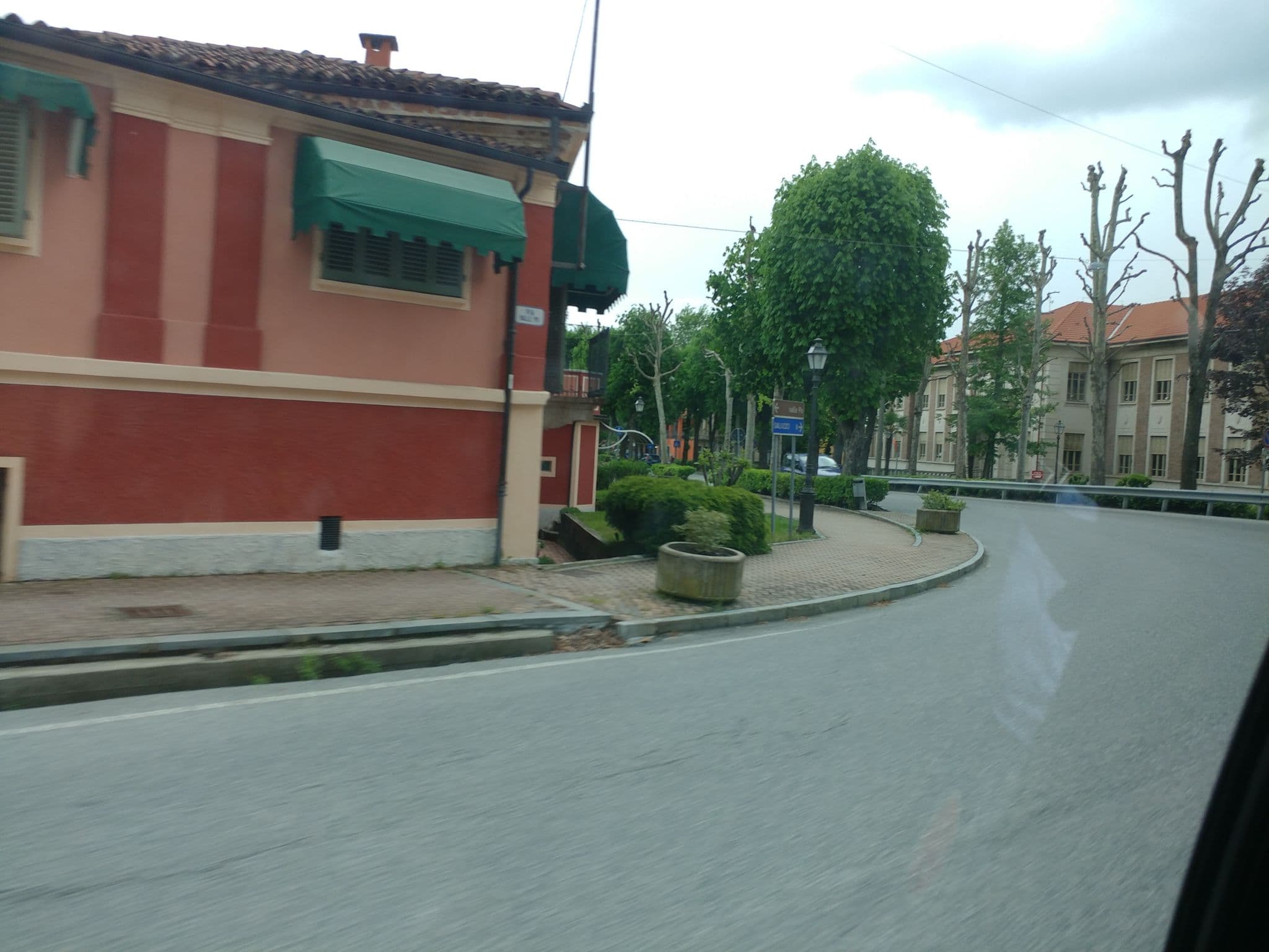 Street view near Boulevard 900, Revello — © tror (CC BY-SA · Mapillary)