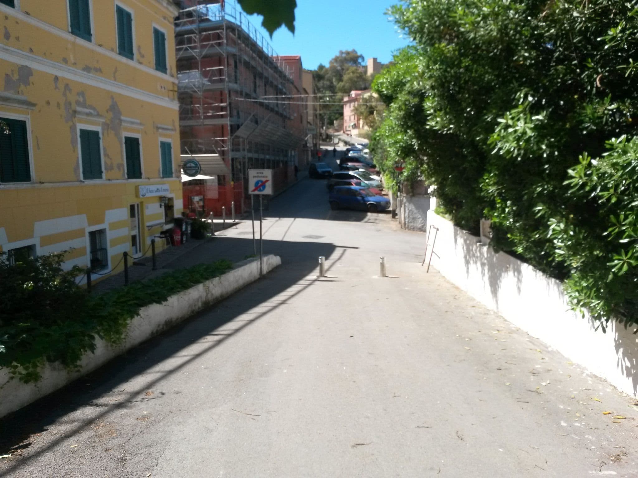 Street view near Hotel Rio sul Mare | Hotel Isola d'Elba 3 stelle Isola d'Elba, Rio Marina — © rausk (CC BY-SA · Mapillary)
