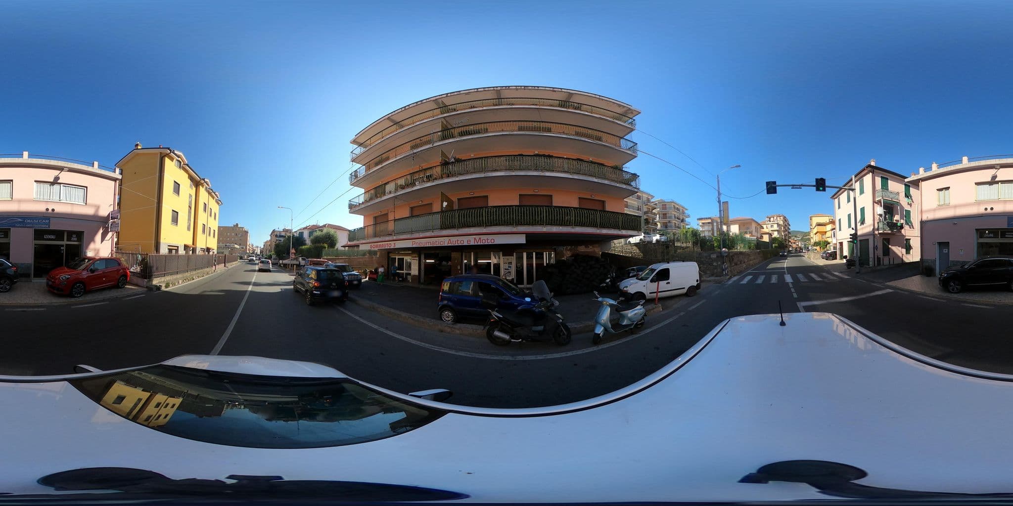 Street view near Le Camere dell'Arcobaleno, Taggia — © LucianoC63 (CC BY-SA · Mapillary)